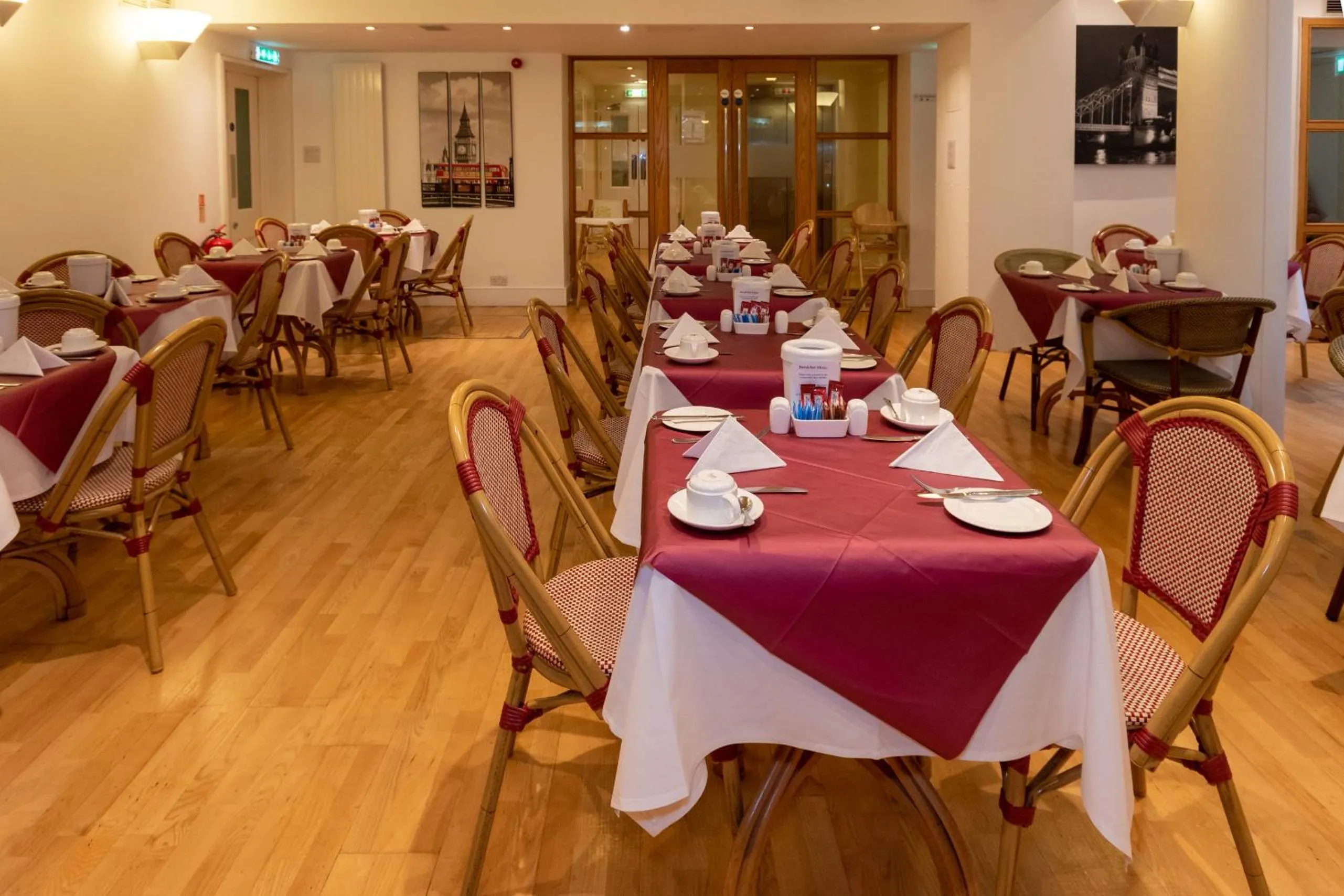 Restaurant/places to eat in The Darlington Hyde Park