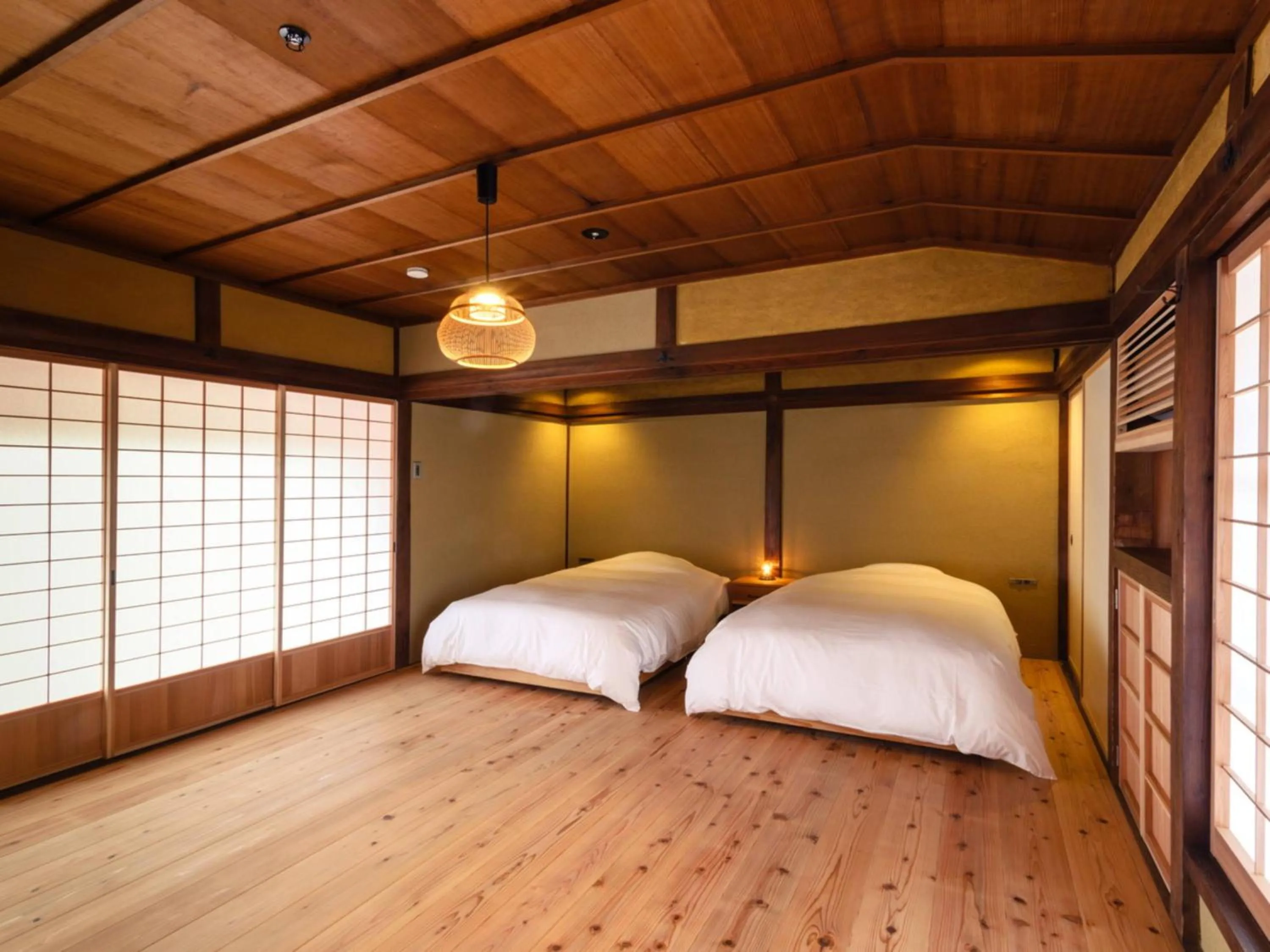 Photo of the whole room, Bed in RITA Izumo Sagiura