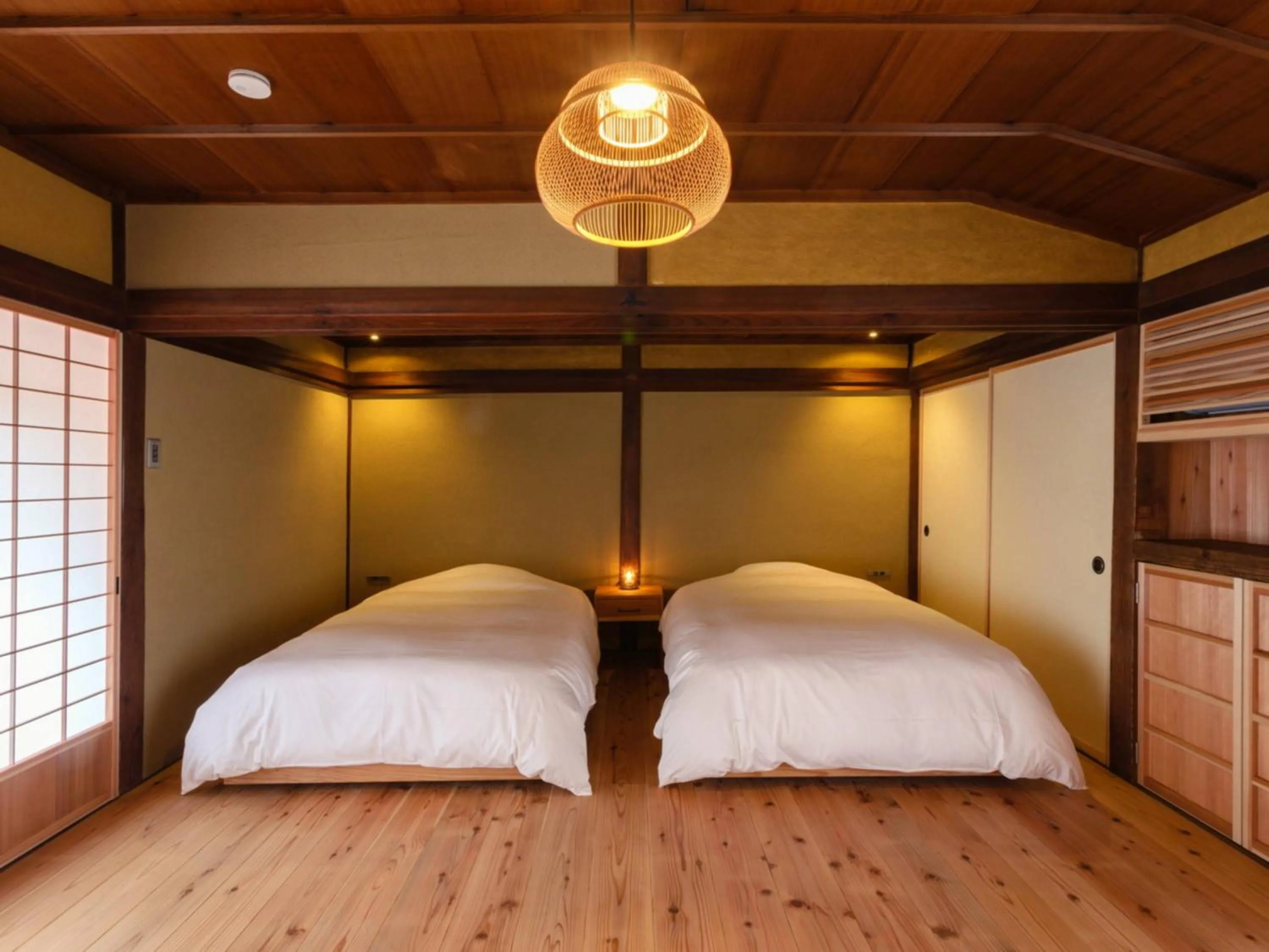 Photo of the whole room, Bed in RITA Izumo Sagiura