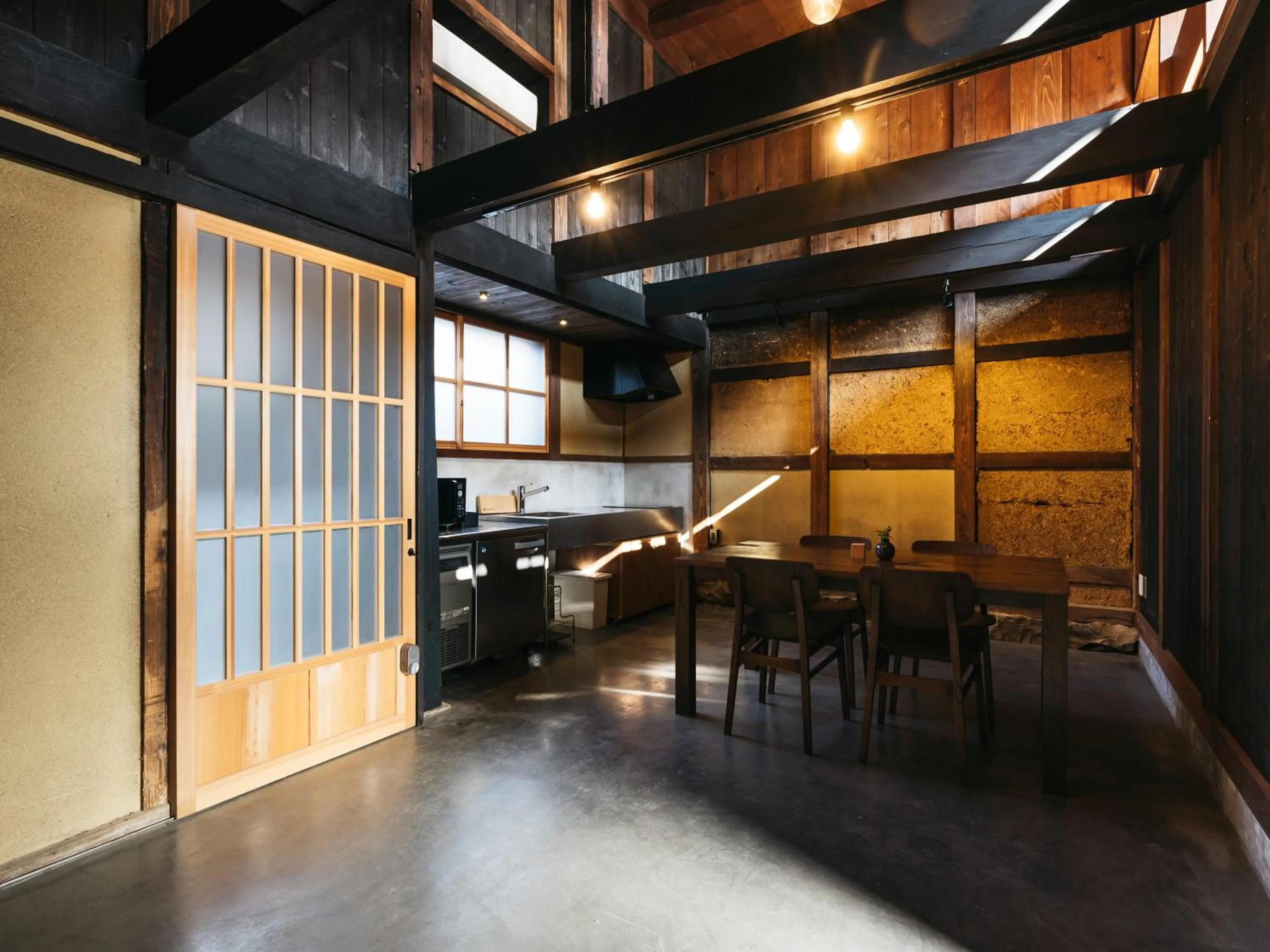 Photo of the whole room in RITA Izumo Sagiura