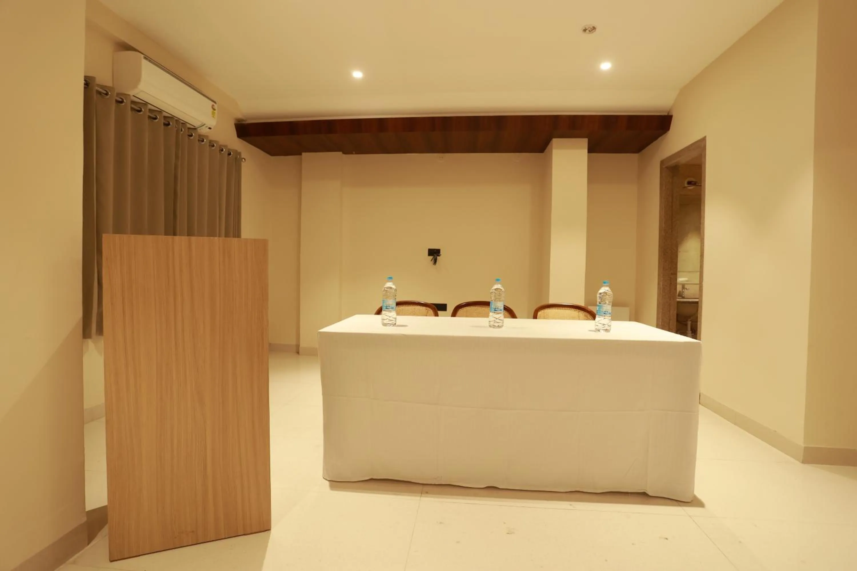 Hotel Taviral Regency