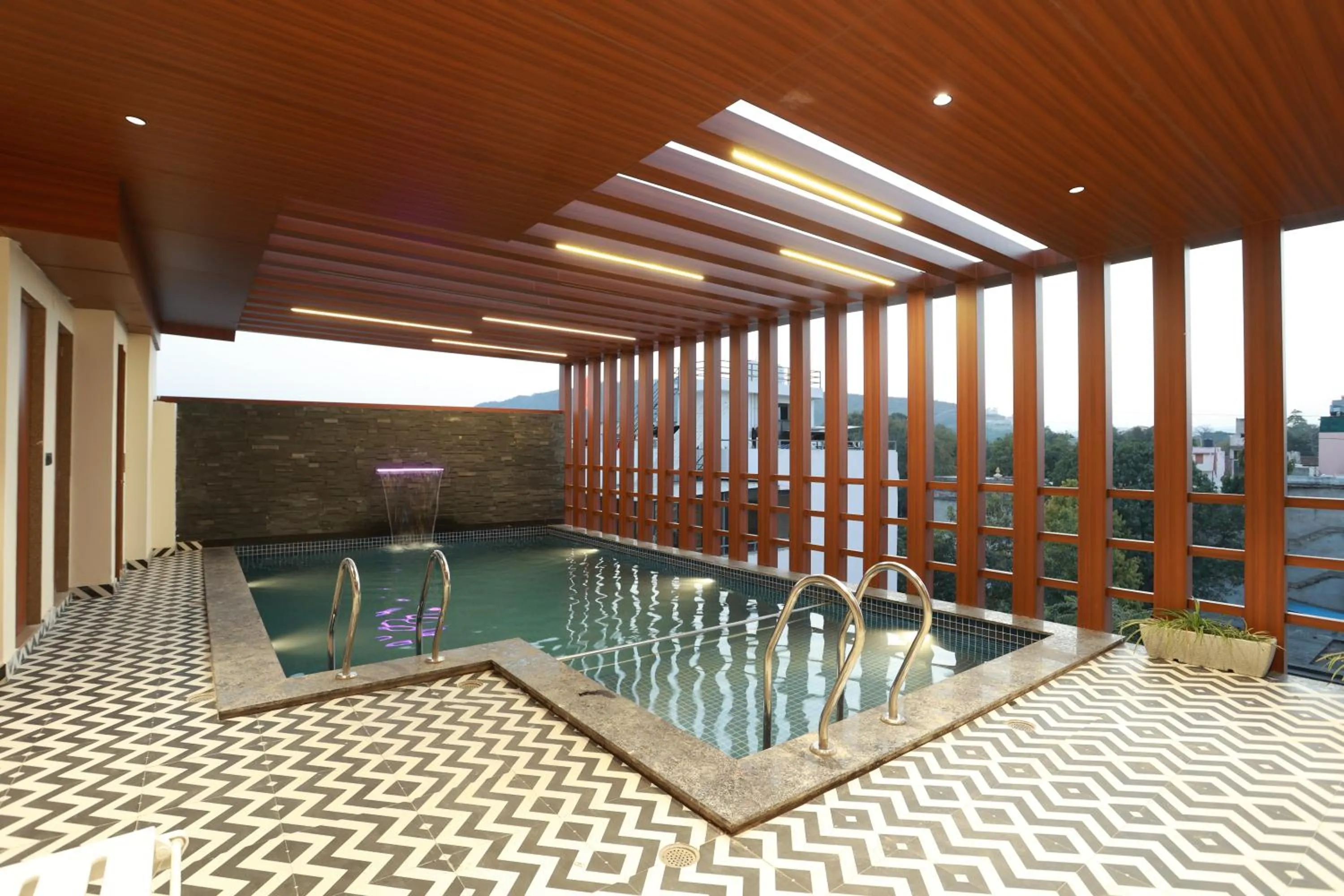 Hotel Taviral Regency