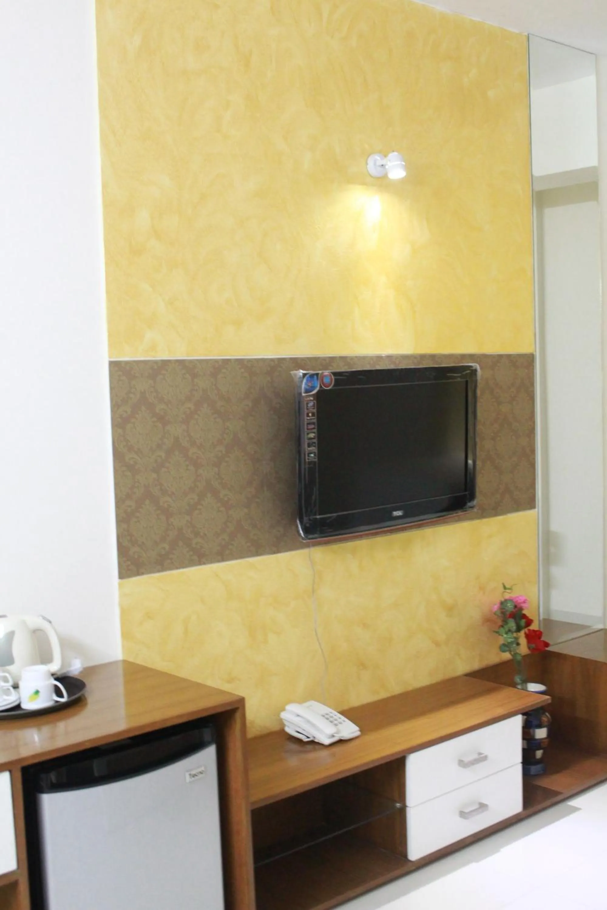 Photo of the whole room in NAAS Serviced Apartments