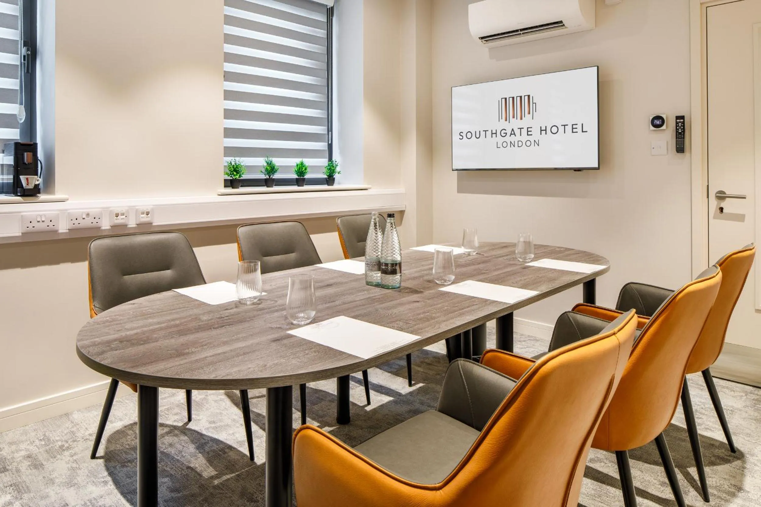 Meeting/conference room in Southgate Hotel London