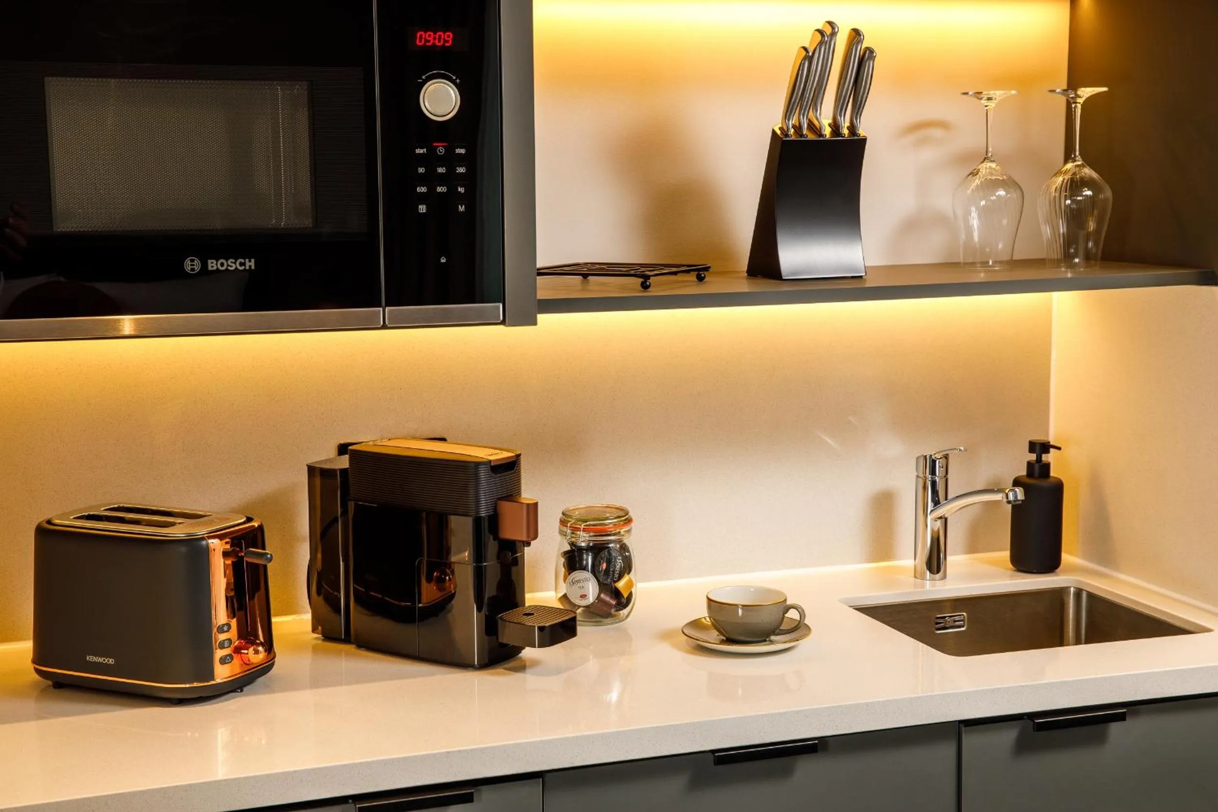 Kitchen or kitchenette in Southgate Hotel London