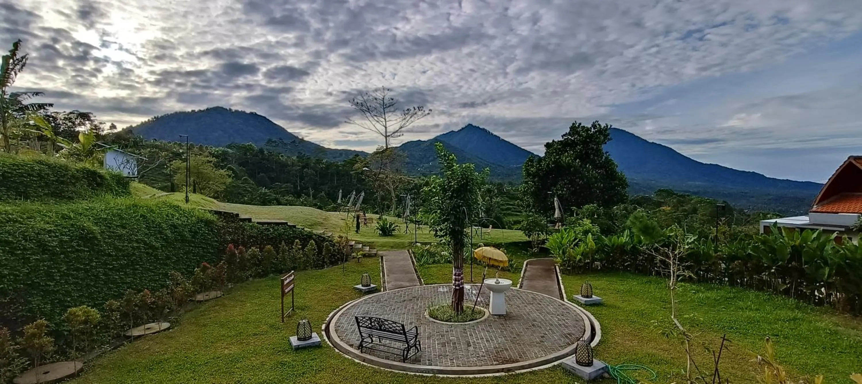 Camaradvipa Retreat Munduk