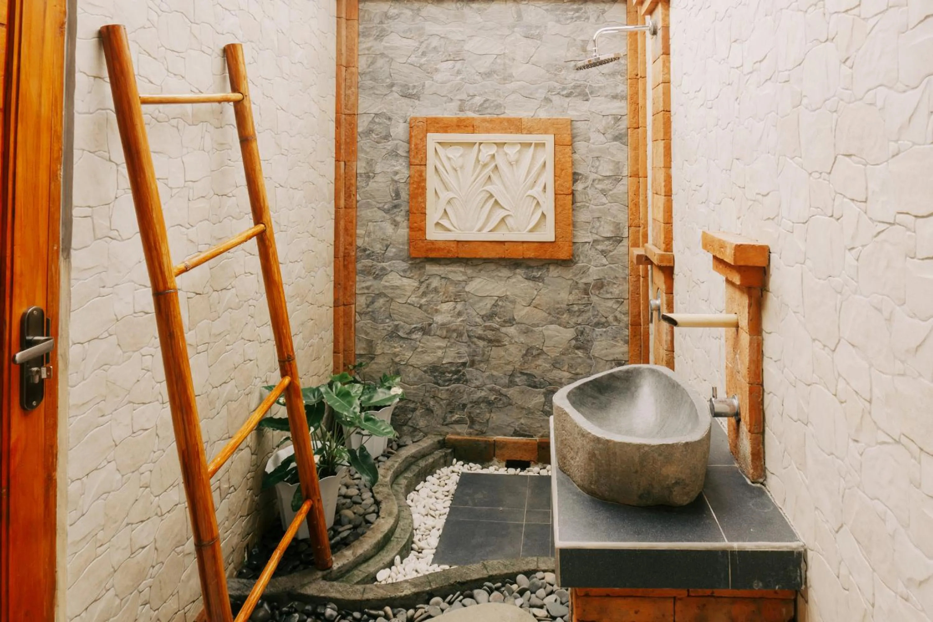 Shower in Camaradvipa Retreat Munduk