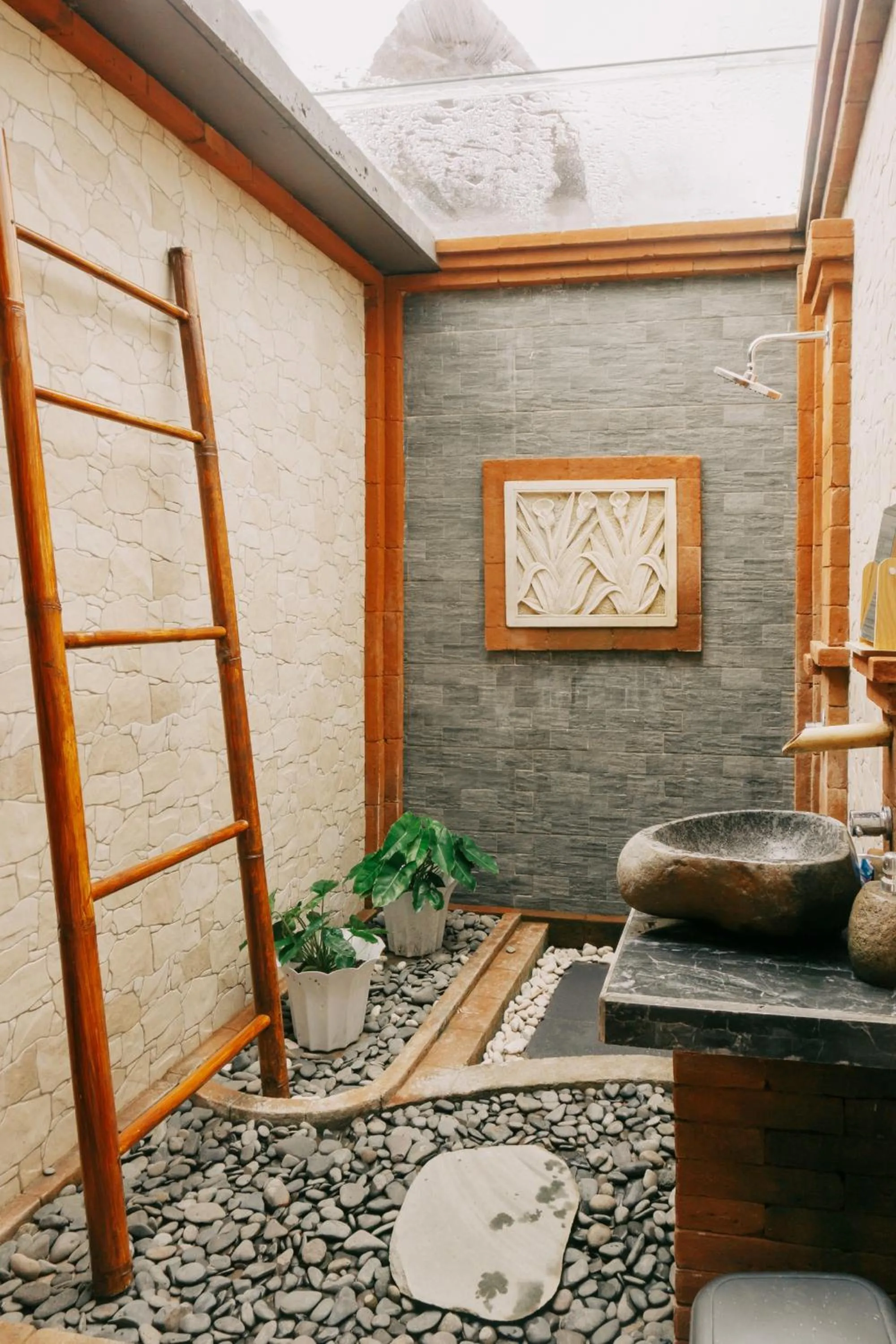 Shower in Camaradvipa Retreat Munduk