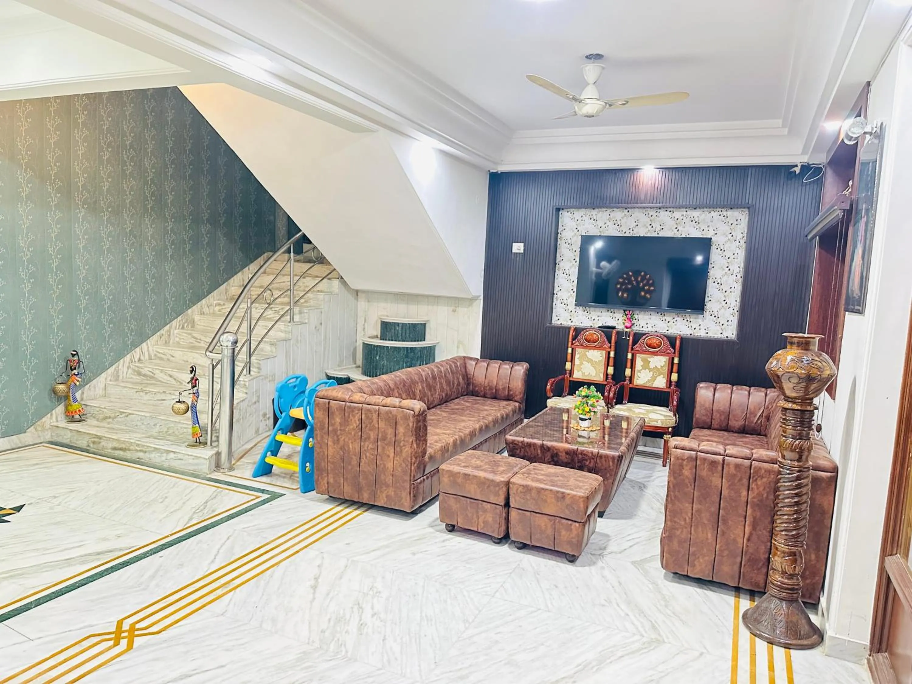 TV and multimedia, Bed in Sheela Homestay