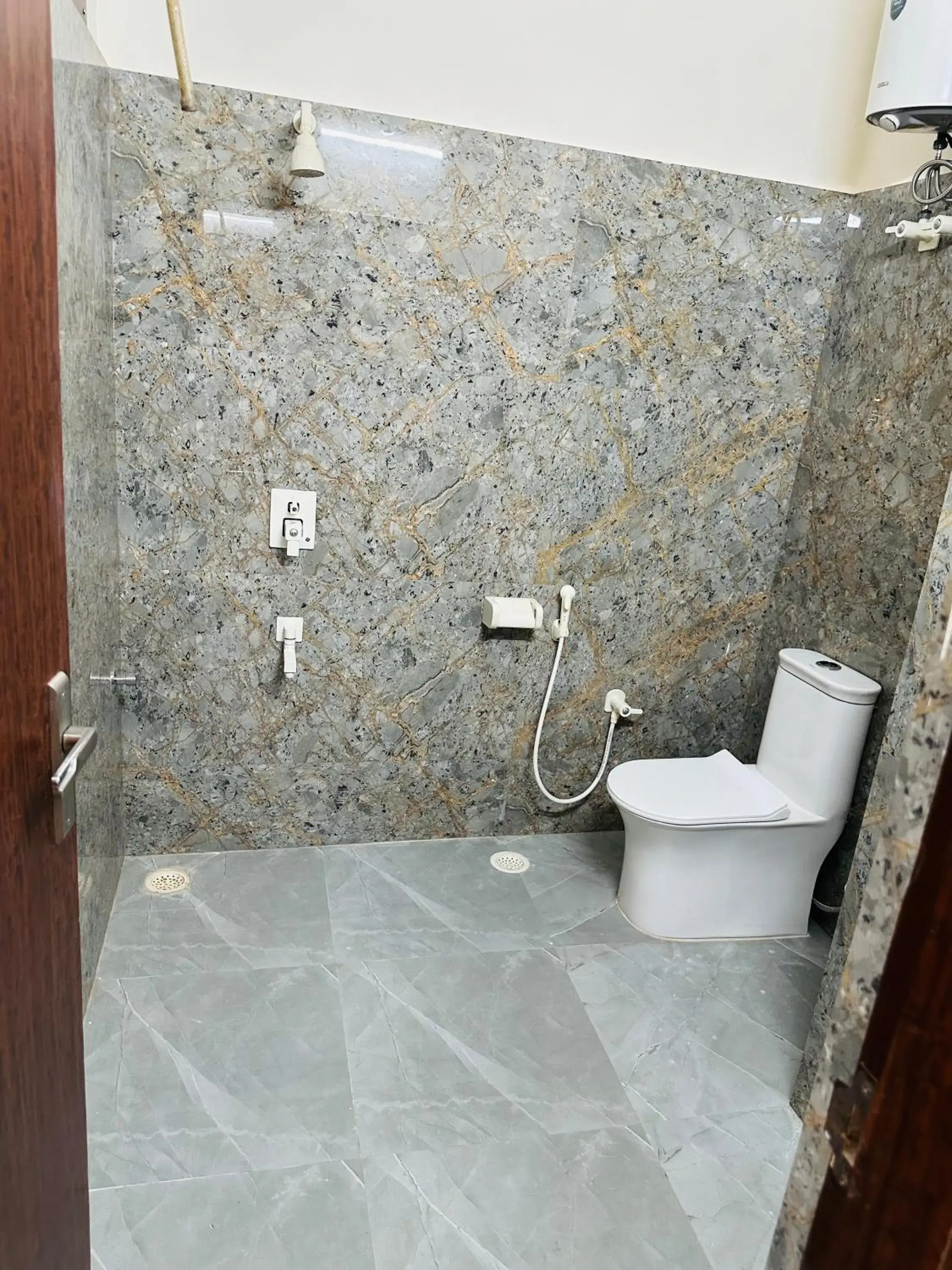 Deluxe Double Room with Balcony in Sheela Homestay Deluxe Double Room with Balcony in Sheela Homestay