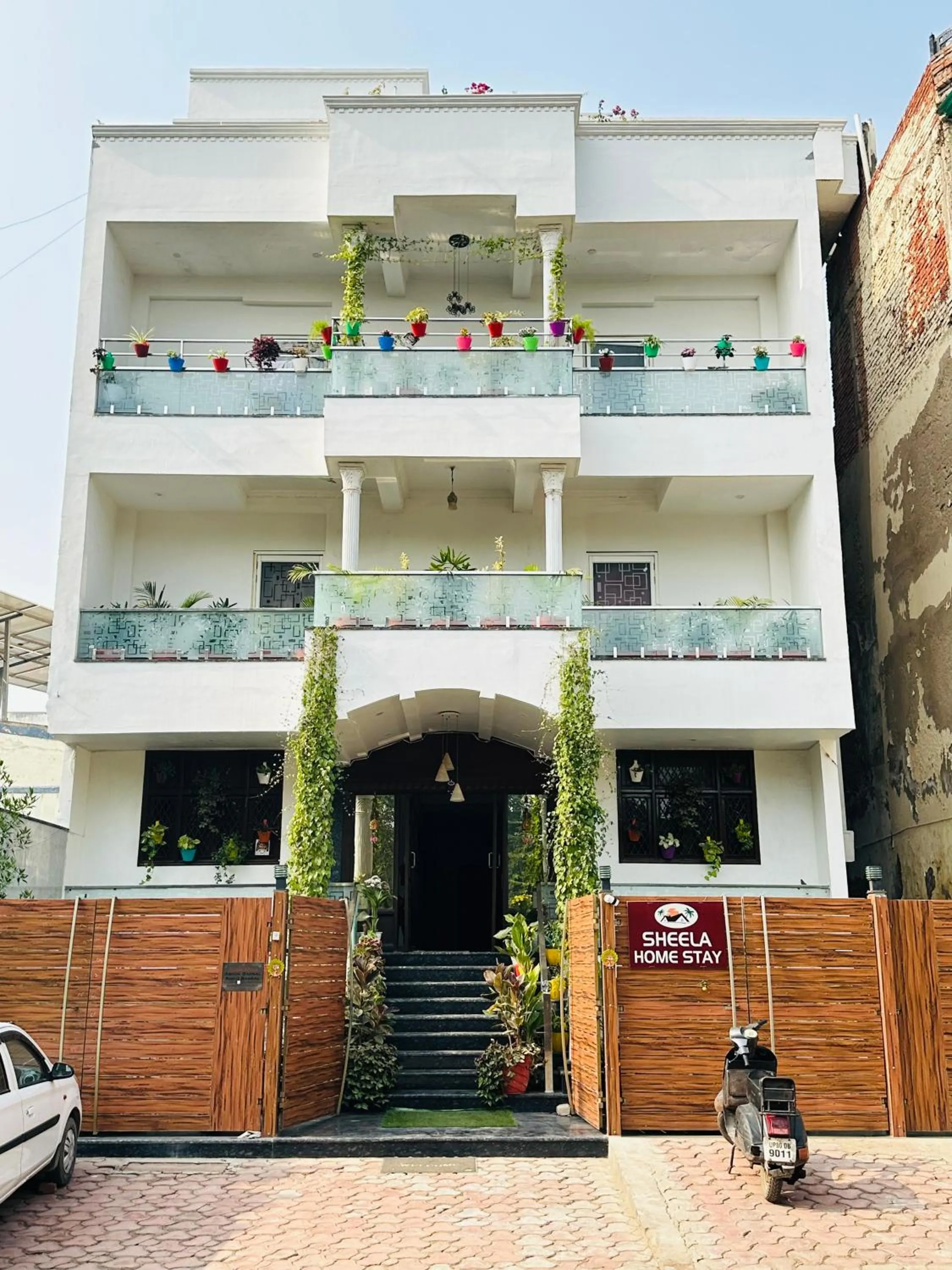 Property building in Sheela Homestay
