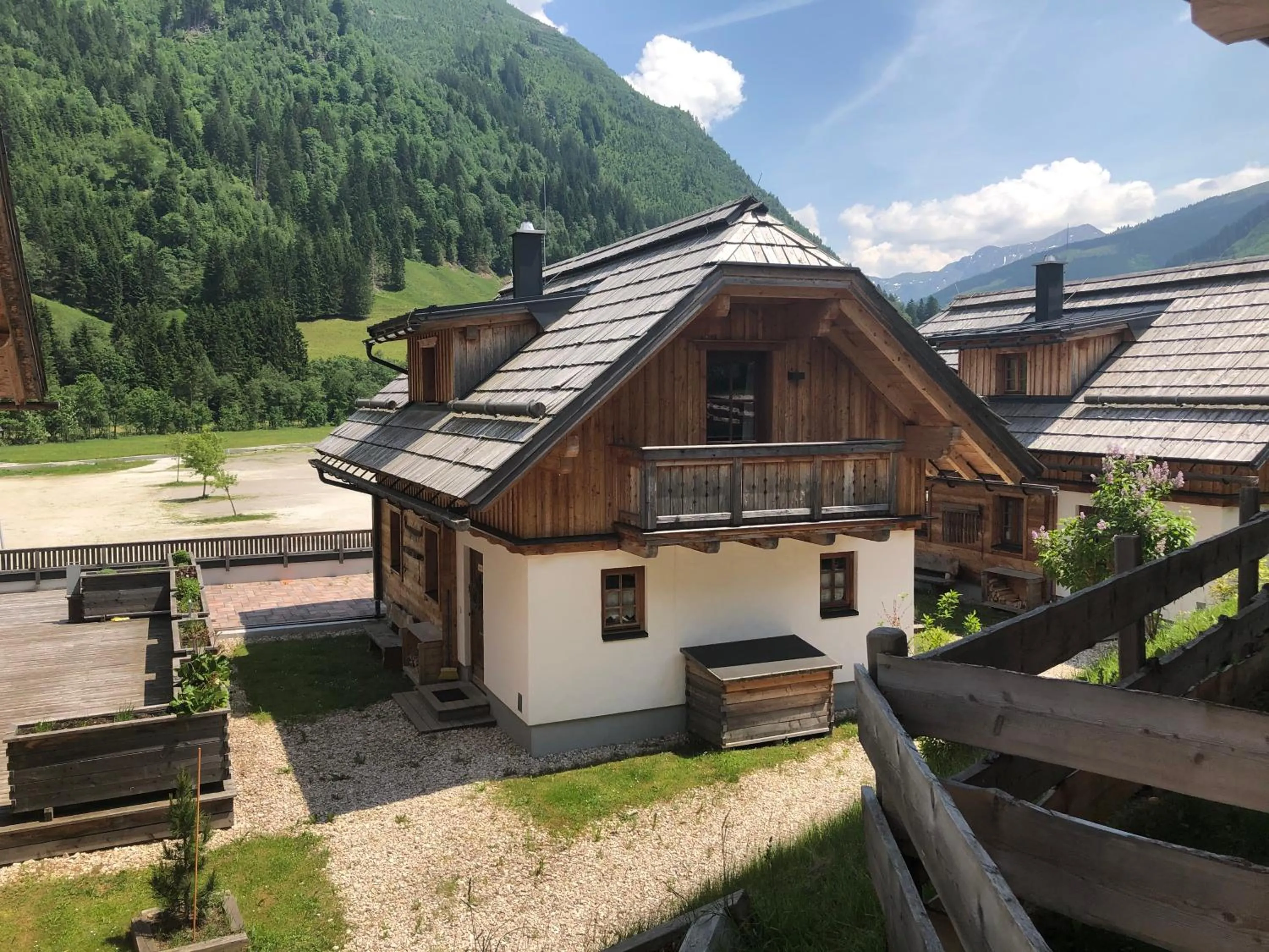 Property building in Bergdorf Riesner