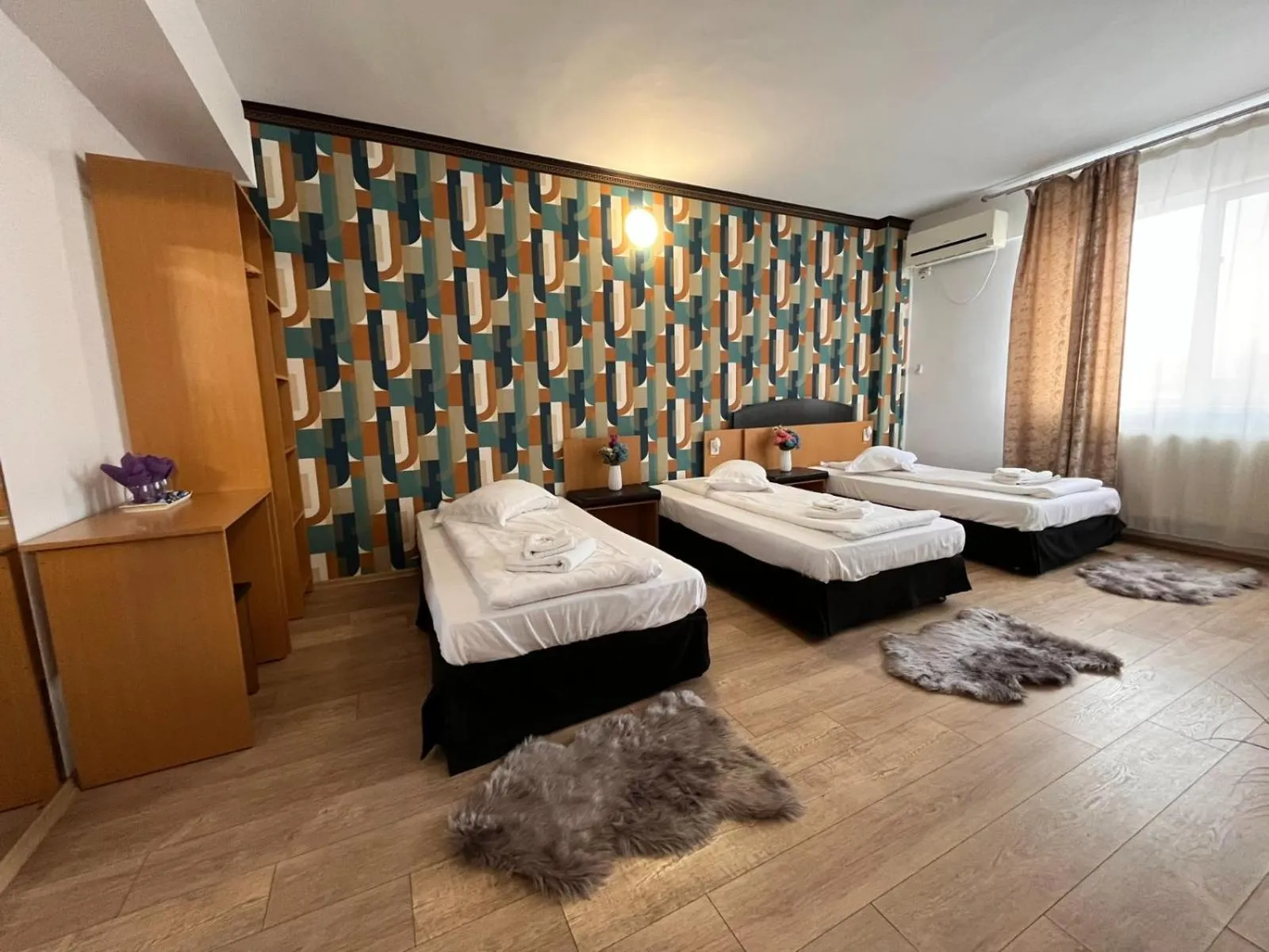 Bed in Pensiunea Nys