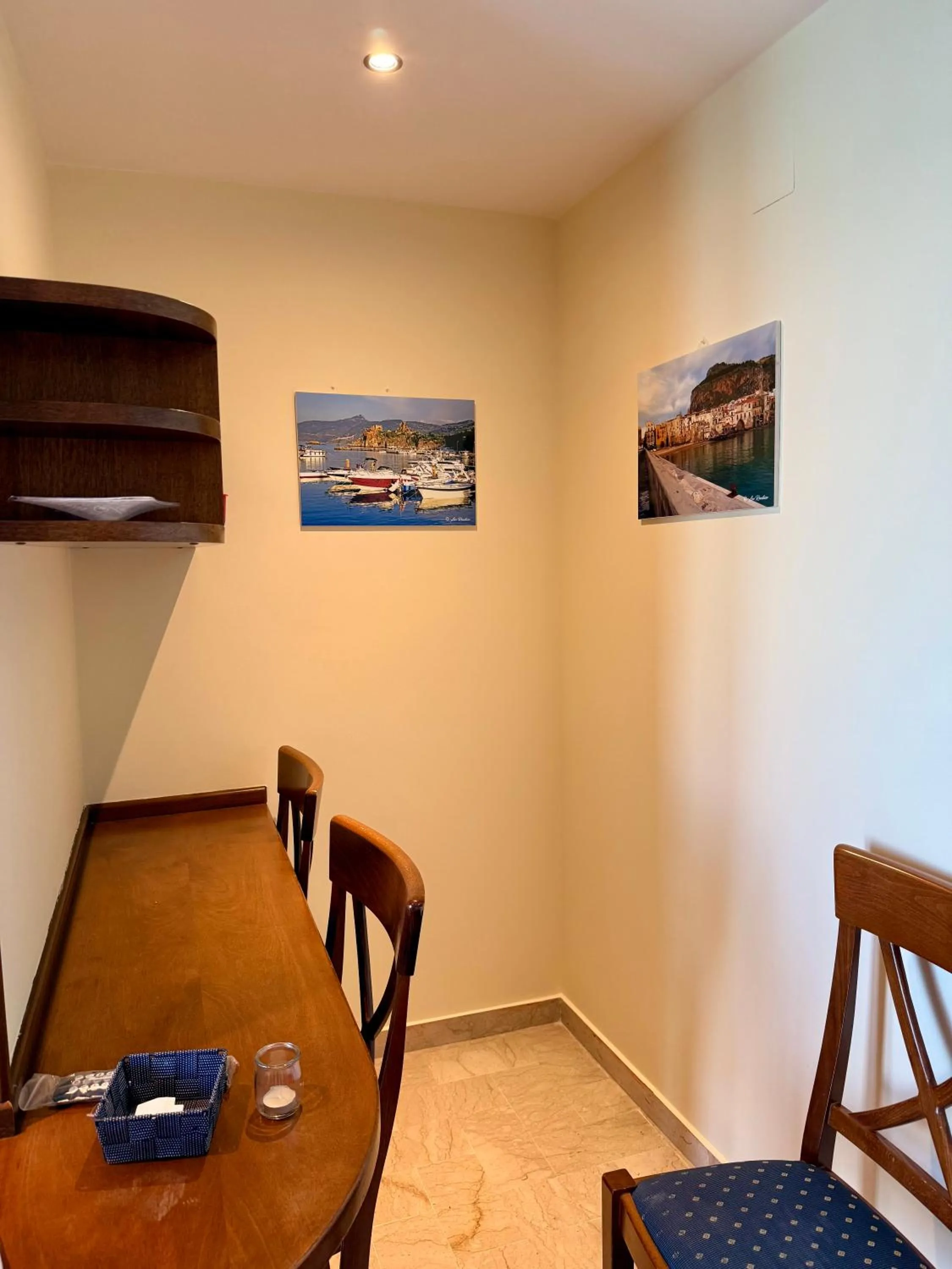 Dining area in MiraMare Residence Cefalú