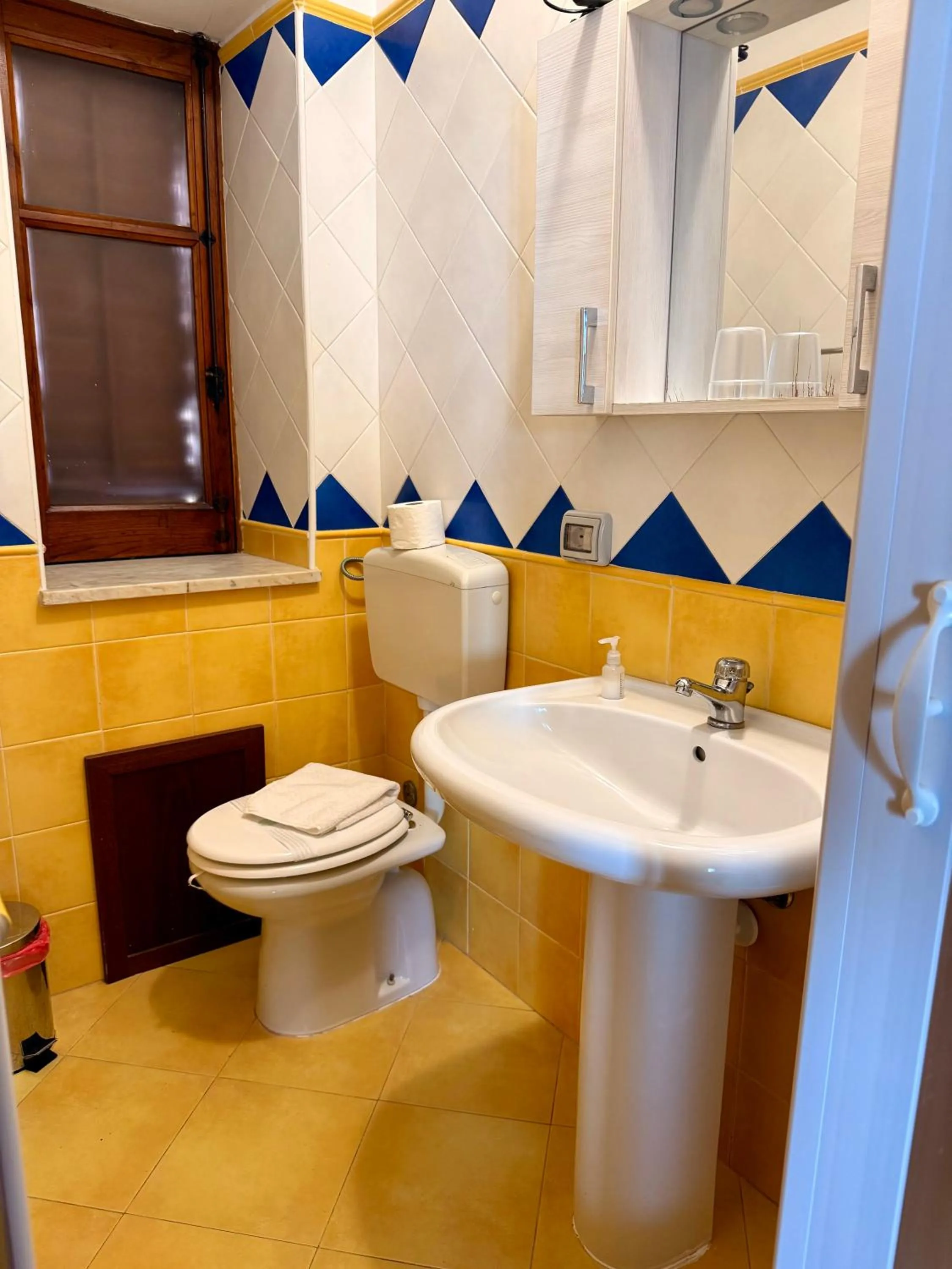 Toilet in MiraMare Residence Cefalú