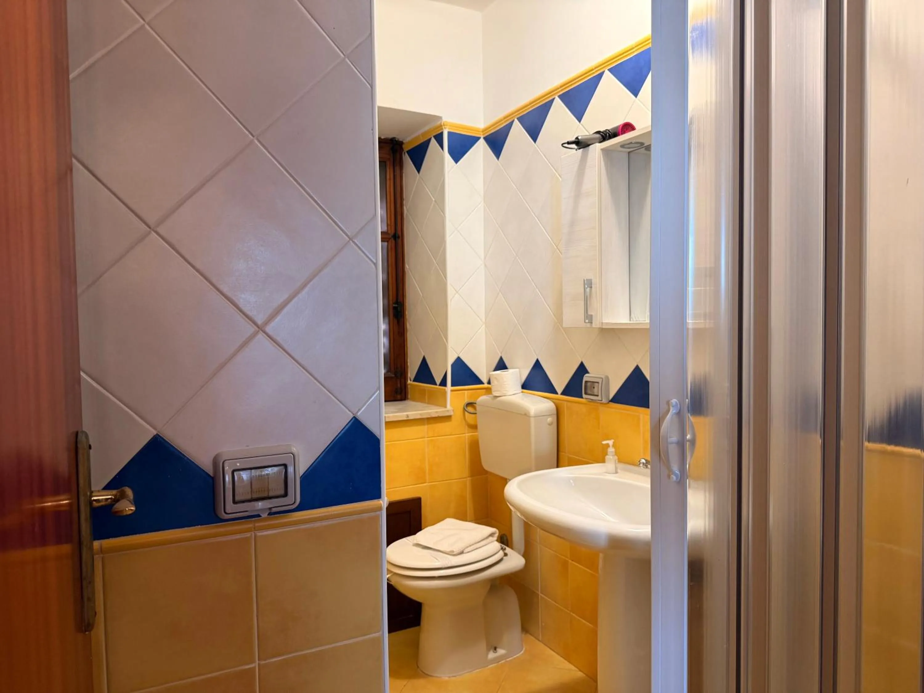 Shower in MiraMare Residence Cefalú