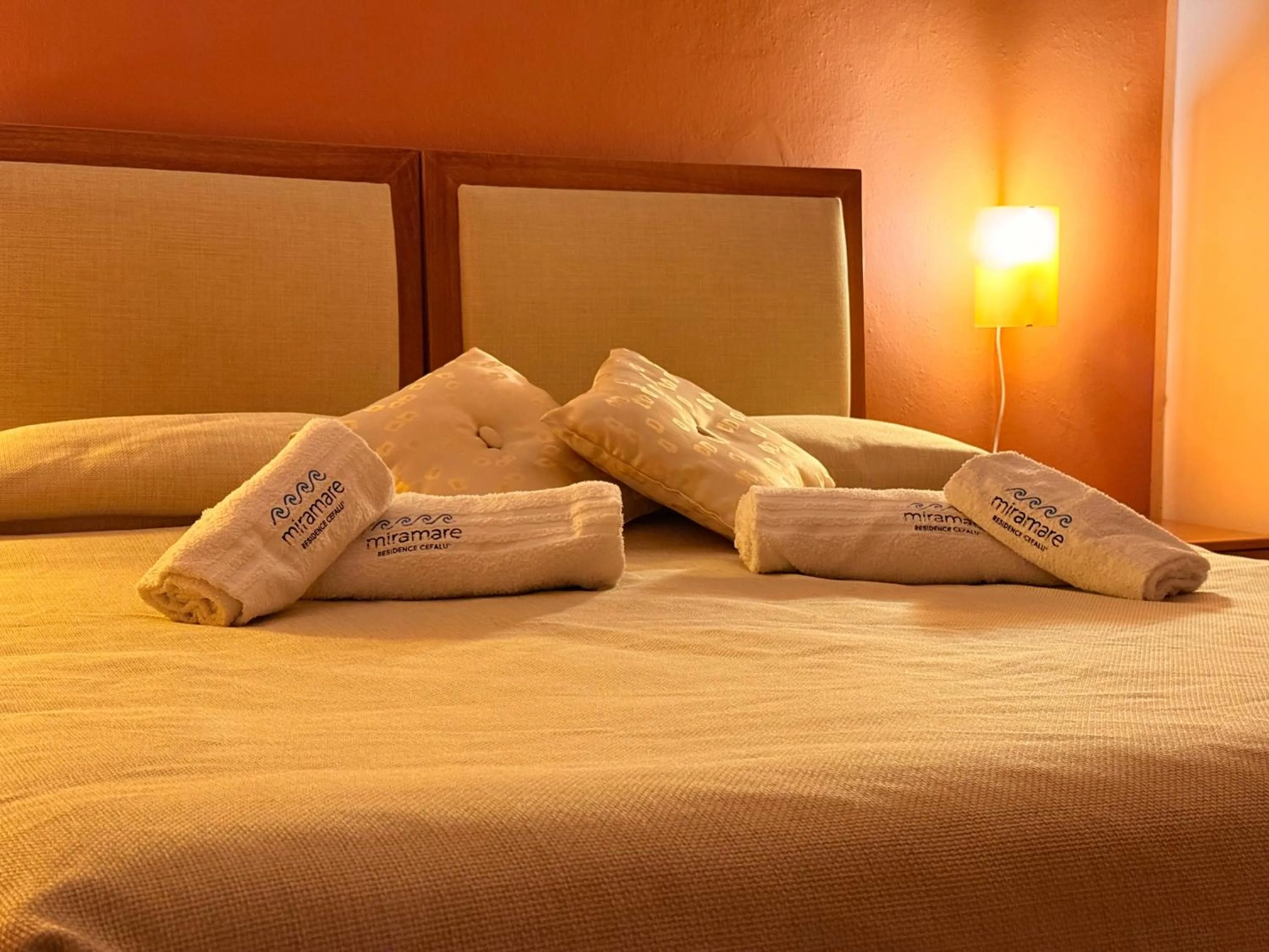 Bed in MiraMare Residence Cefalú