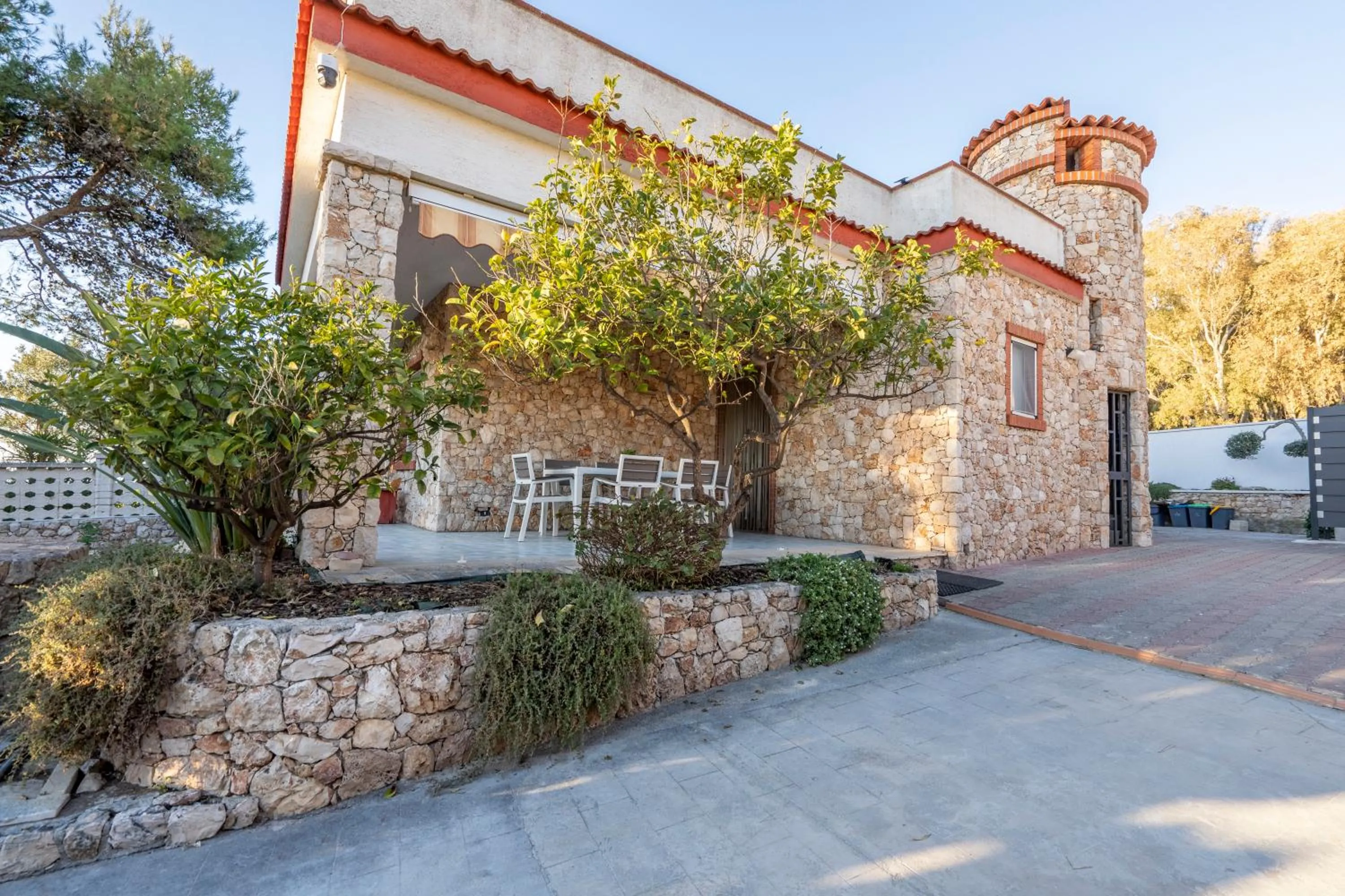 Property building in GuestHost - Villa Torre Leporano a due passi dal mare