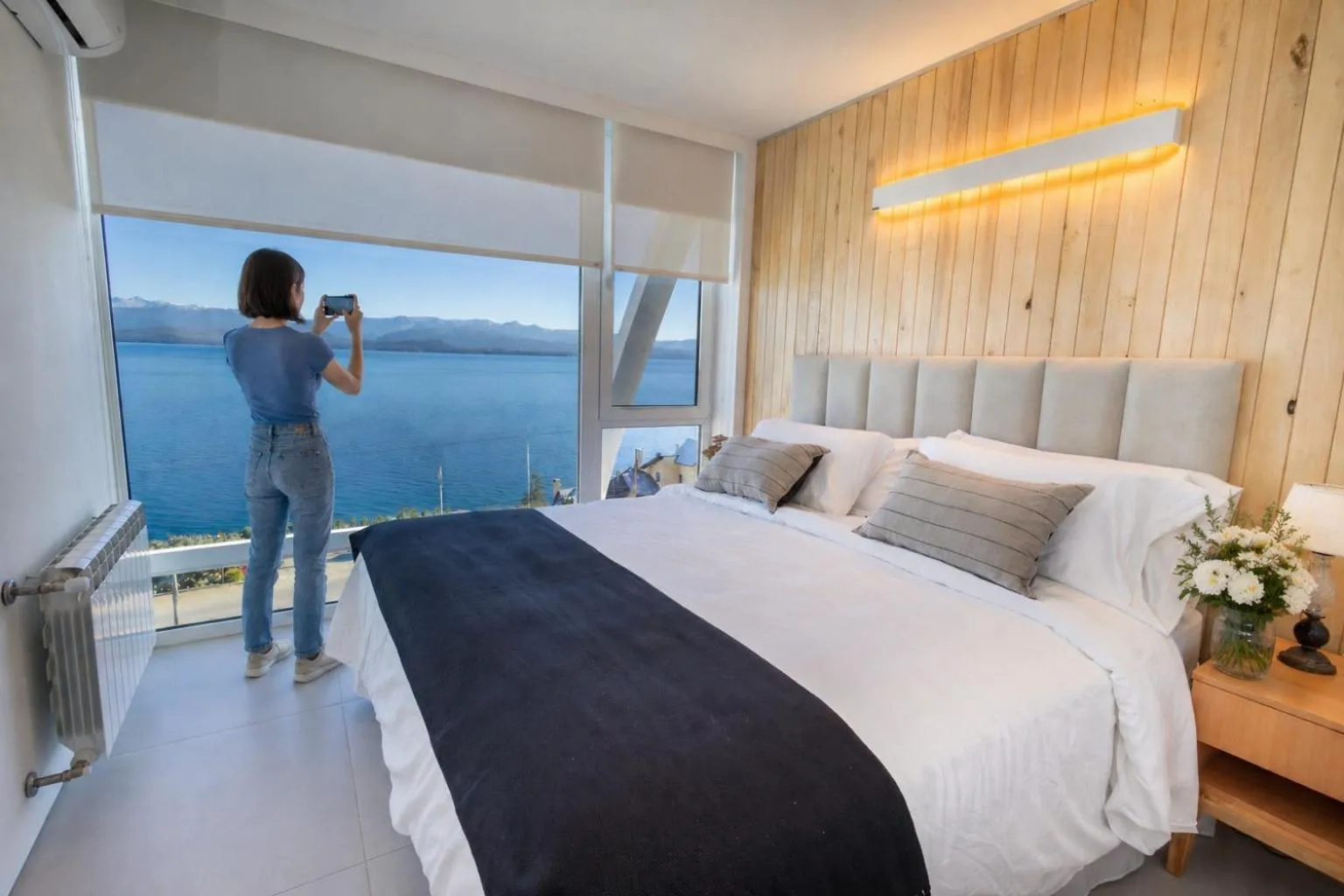 Photo of the whole room, Bed in B612 Bariloche