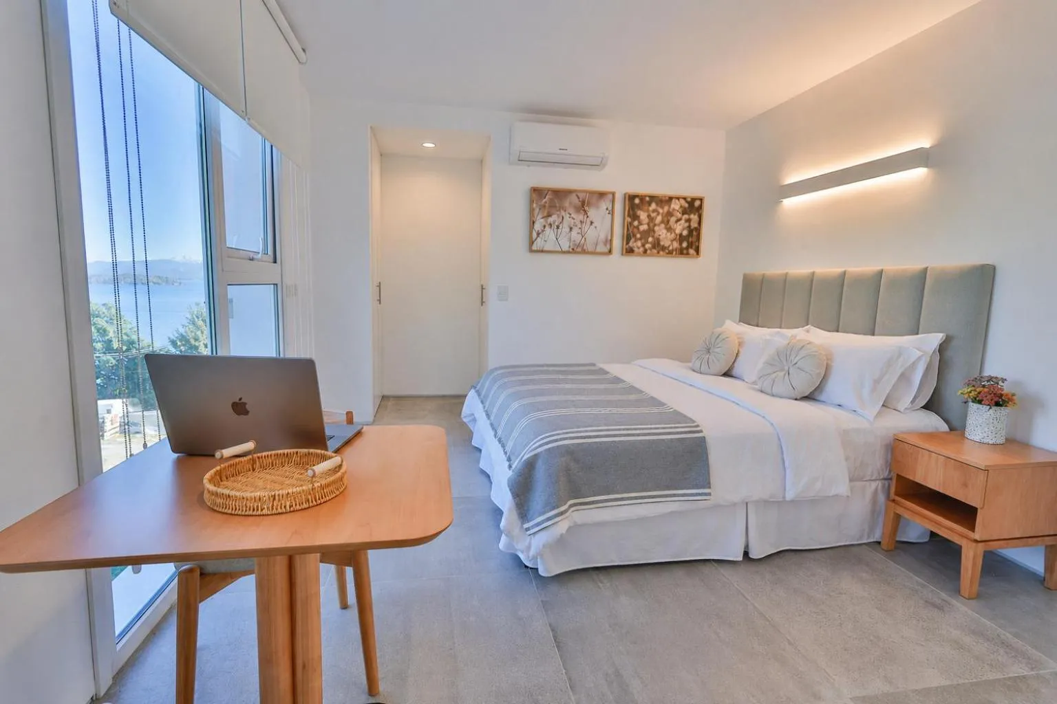 Seating area, Bed in B612 Bariloche
