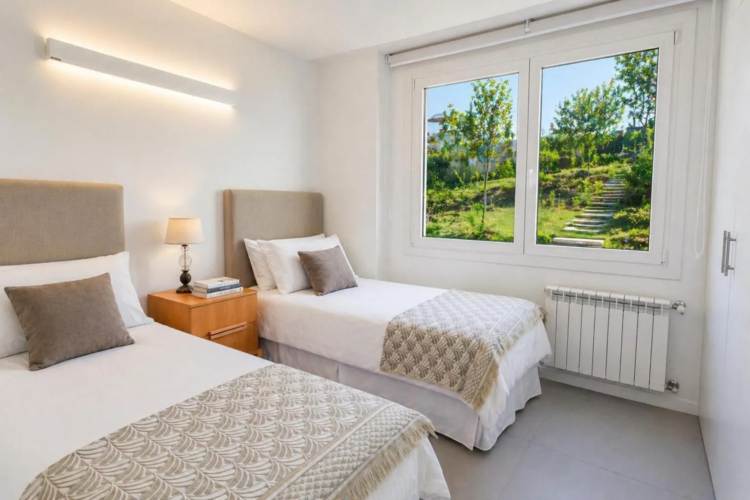 Photo of the whole room, Bed in B612 Bariloche