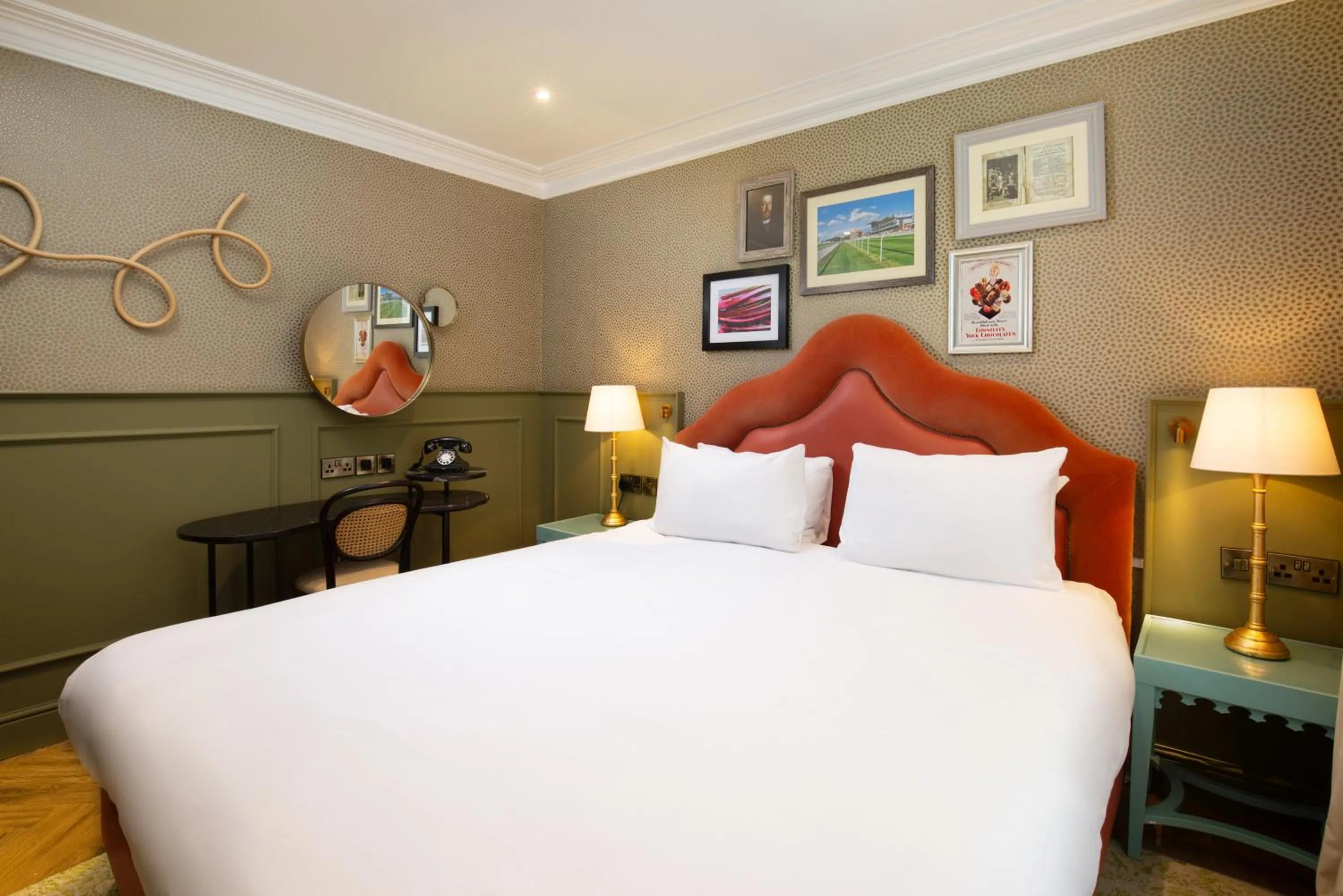 Bed in Elmbank York, Tapestry Collection by Hilton