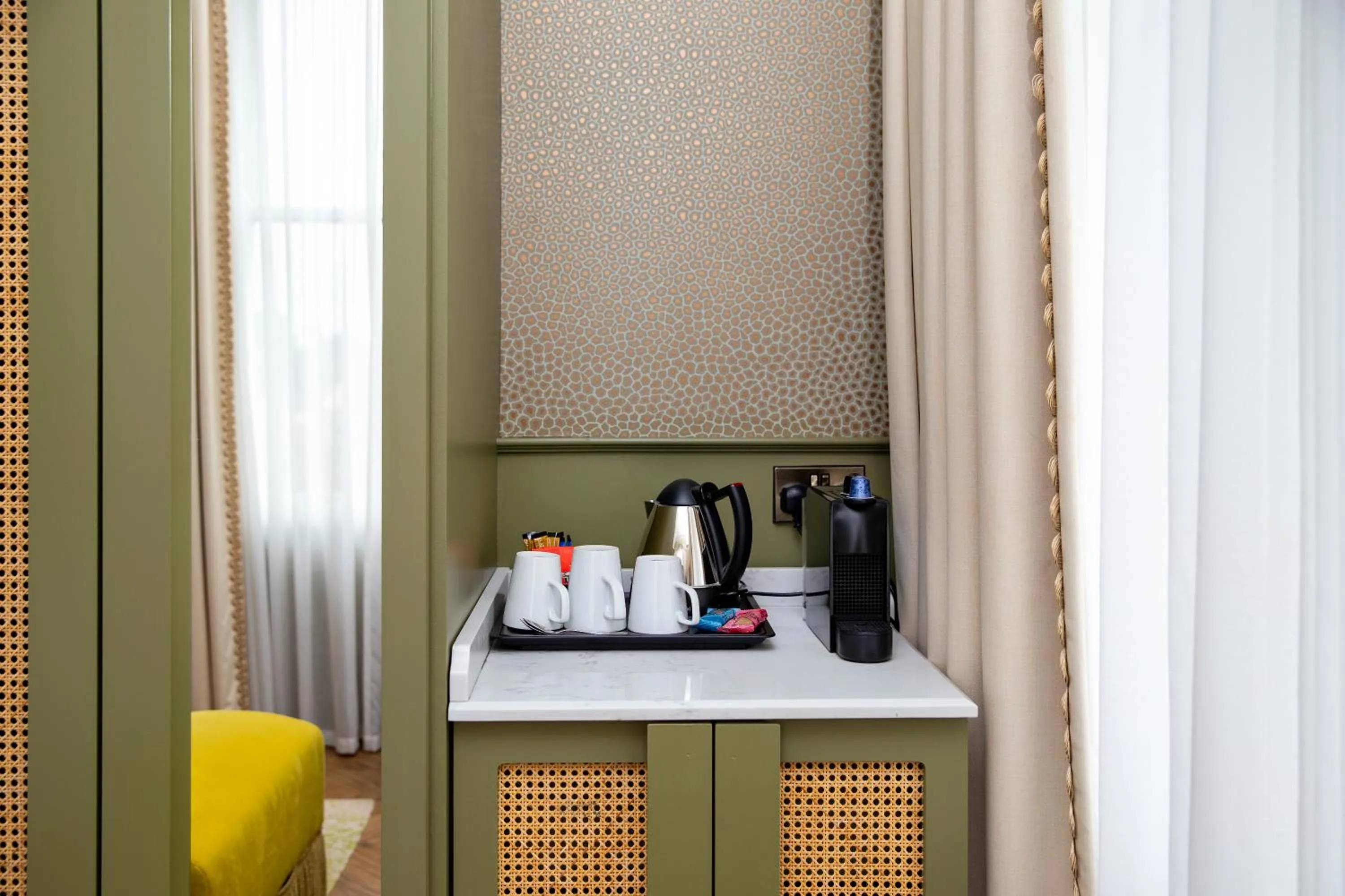 Coffee/tea facilities in Elmbank York, Tapestry Collection by Hilton