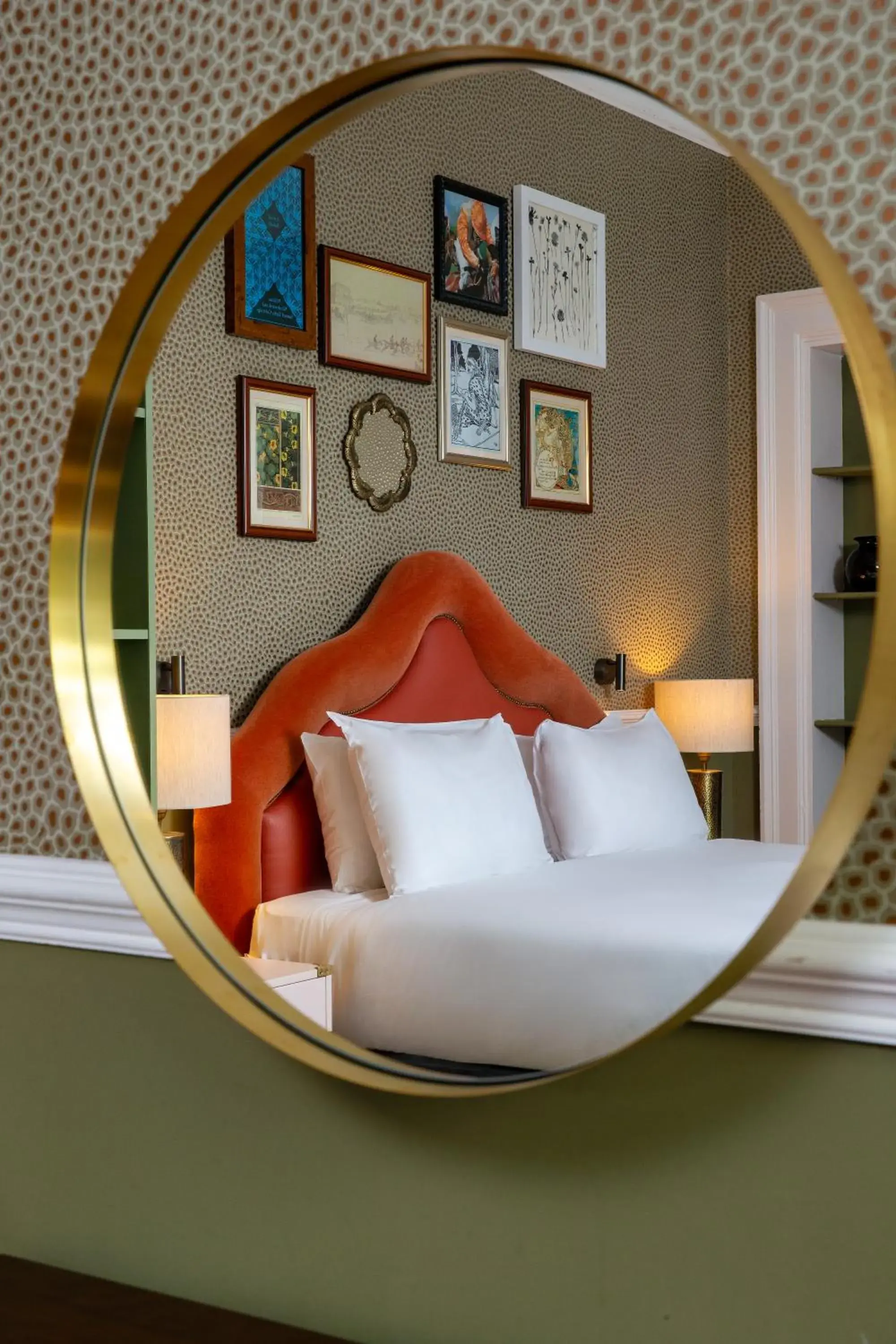 Bedroom, Bed in Elmbank York, Tapestry Collection by Hilton Bedroom, Bed in Elmbank York, Tapestry Collection by Hilton