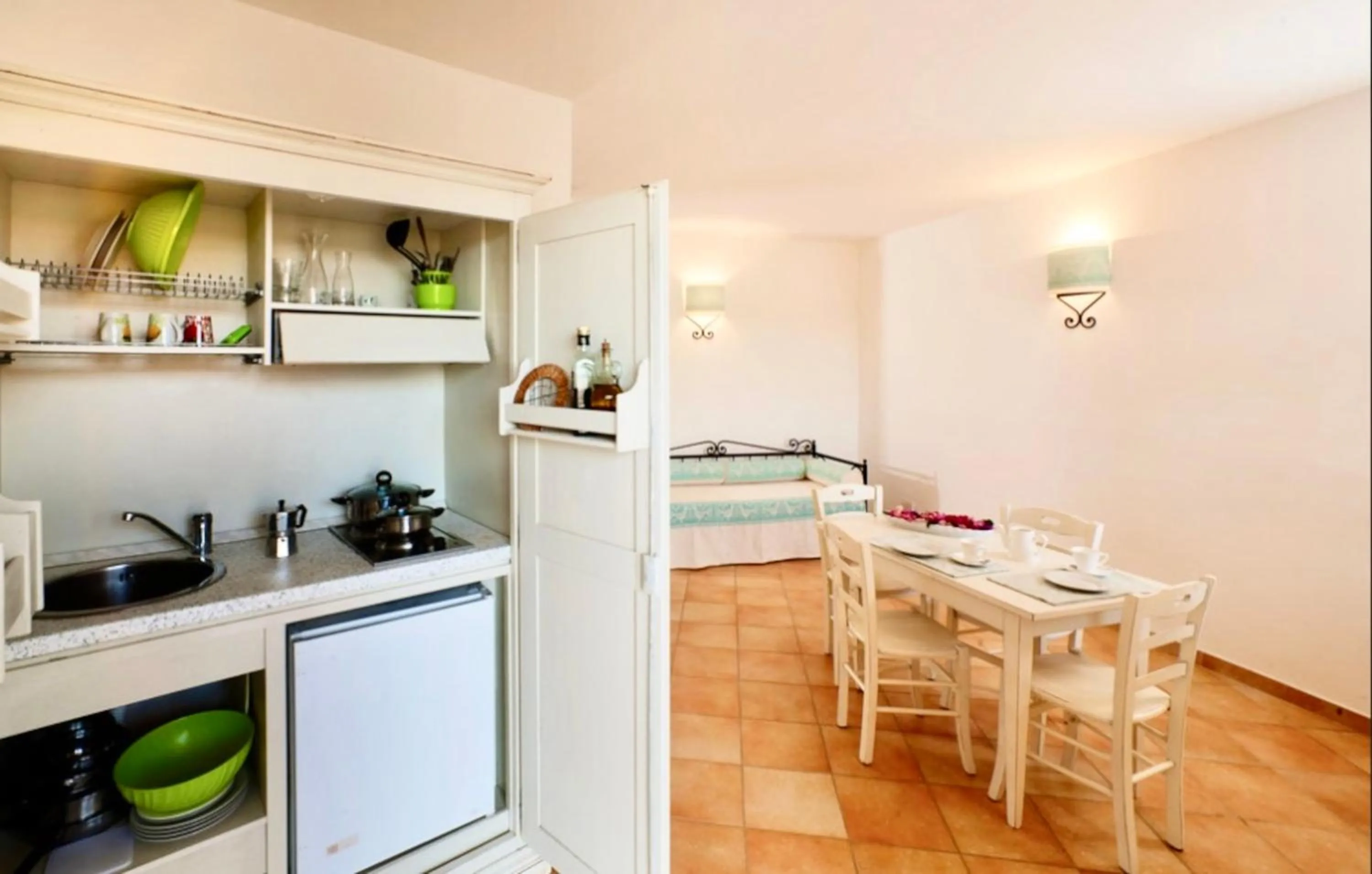 Kitchen or kitchenette in Residence Baia dei Mirti
