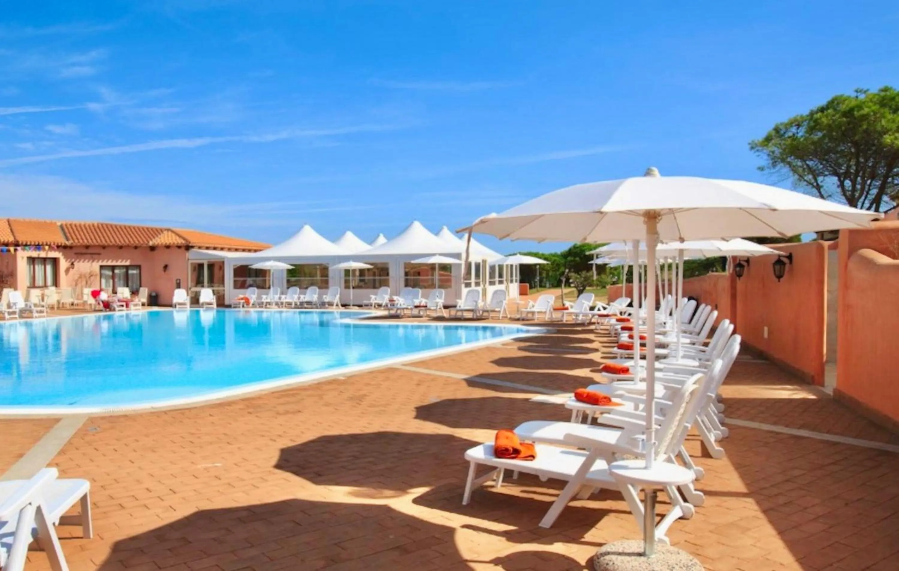 Swimming pool in Residence Baia dei Mirti