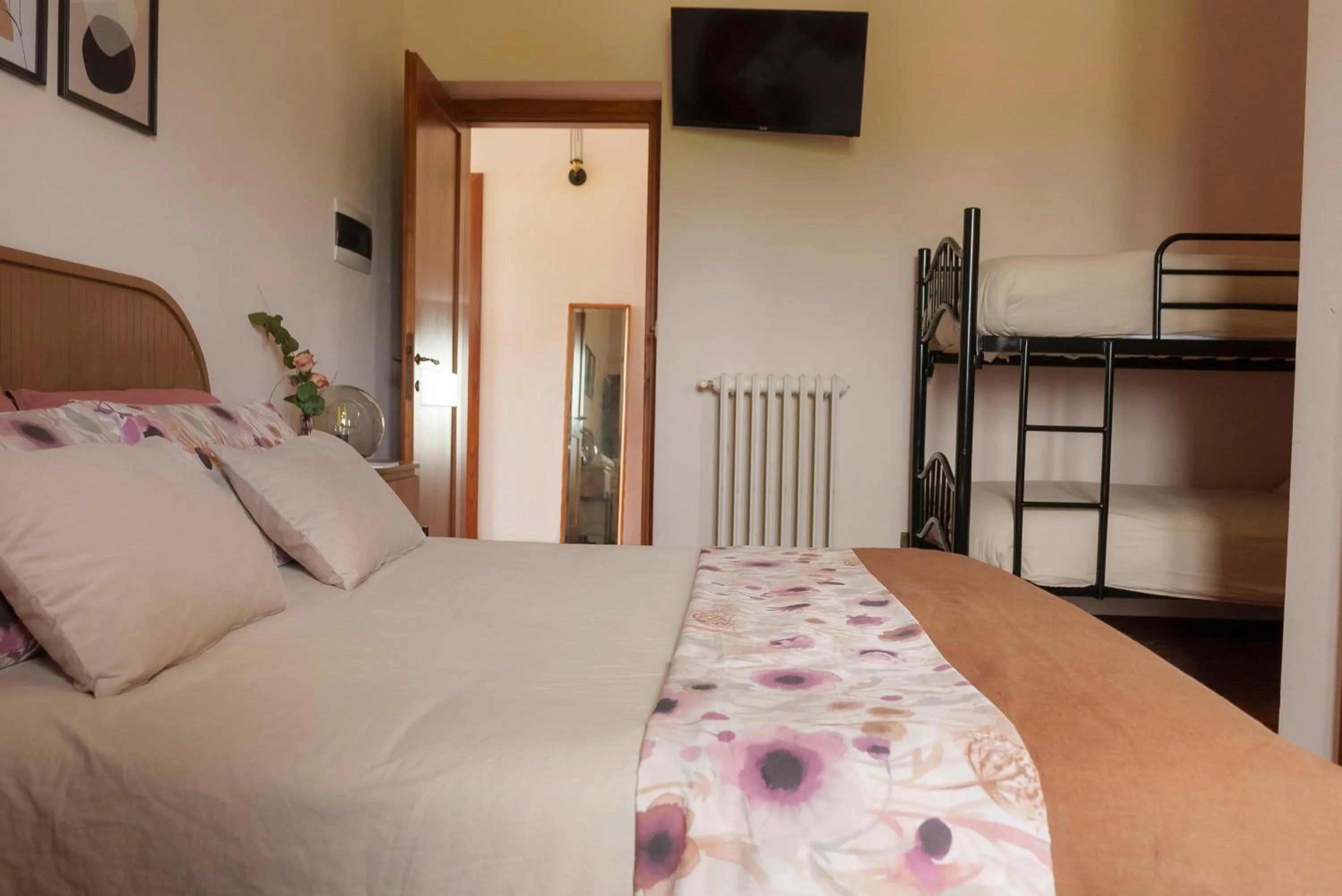 Photo of the whole room, Bed in Relais di campagna la polledrara