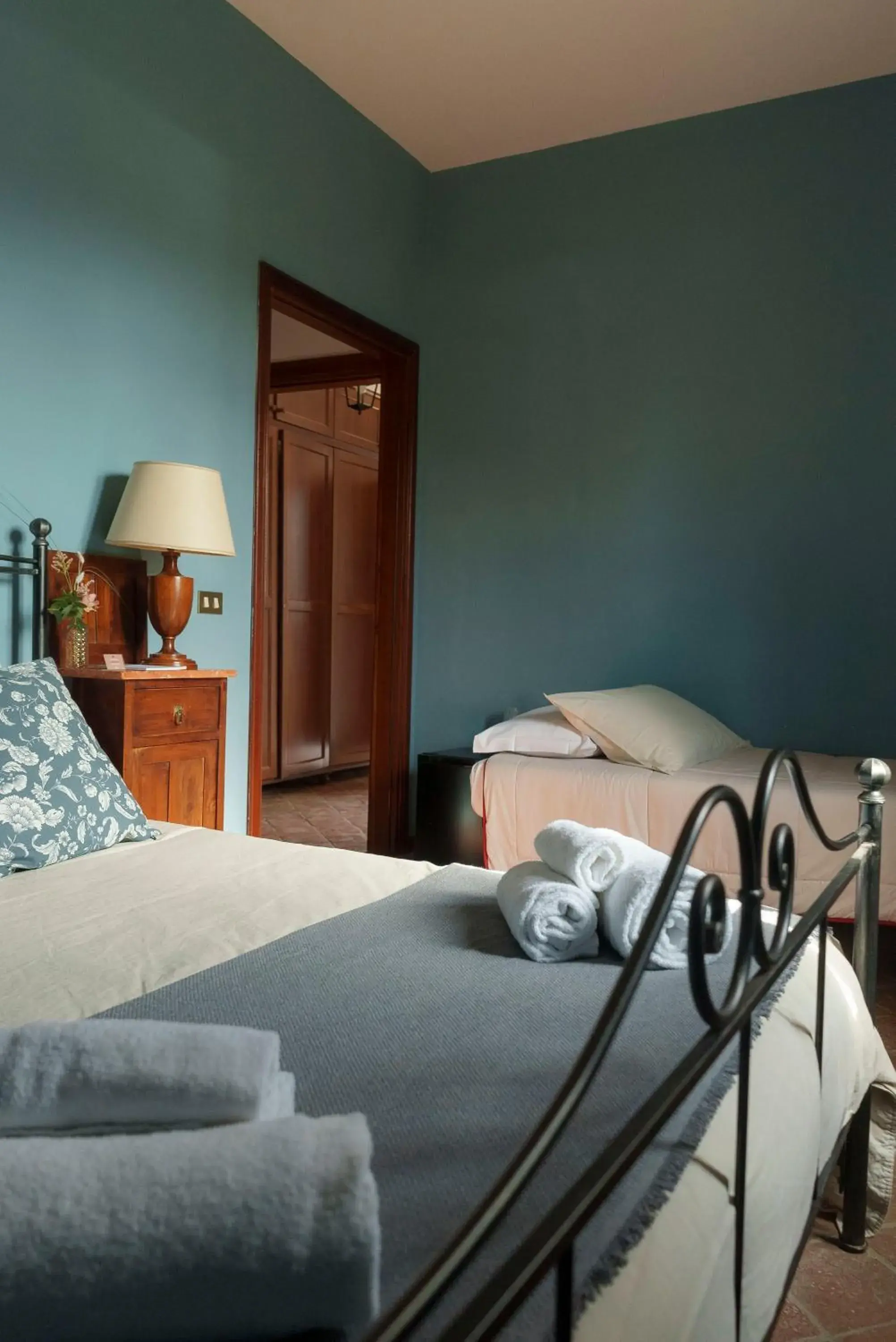 Triple Room - single occupancy - Disability Access in Relais di campagna la polledrara Triple Room - single occupancy - Disability Access in Relais di campagna la polledrara