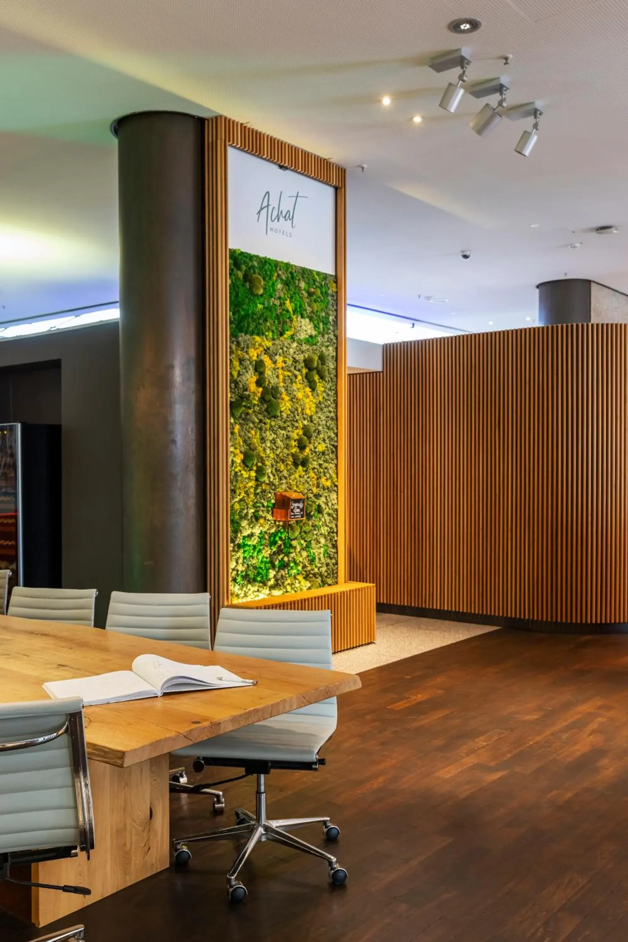 Lobby or reception in ACHAT Hotel Bremen City Lobby or reception in ACHAT Hotel Bremen City