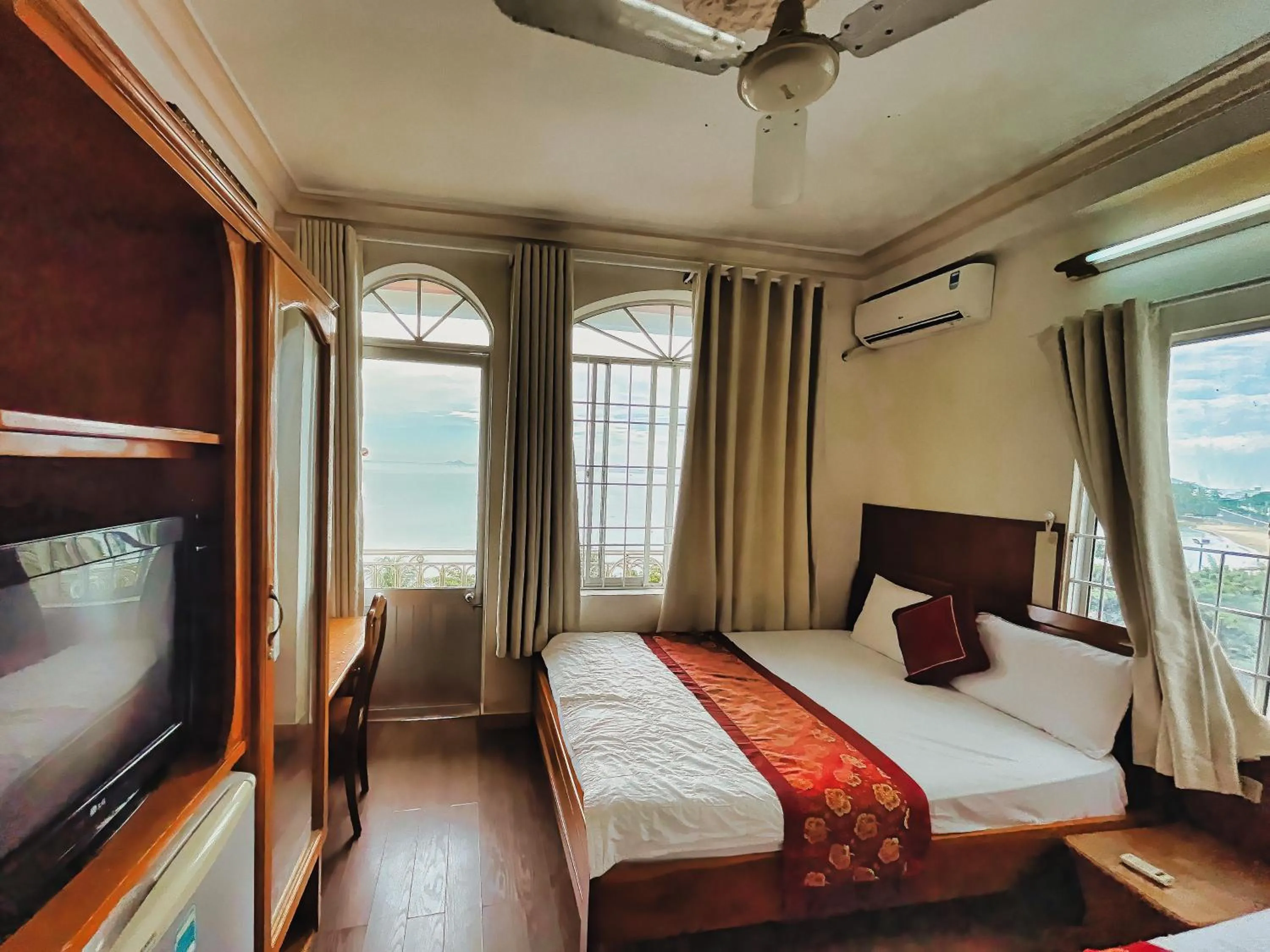 Bed in Quang Vinh 2 Hotel