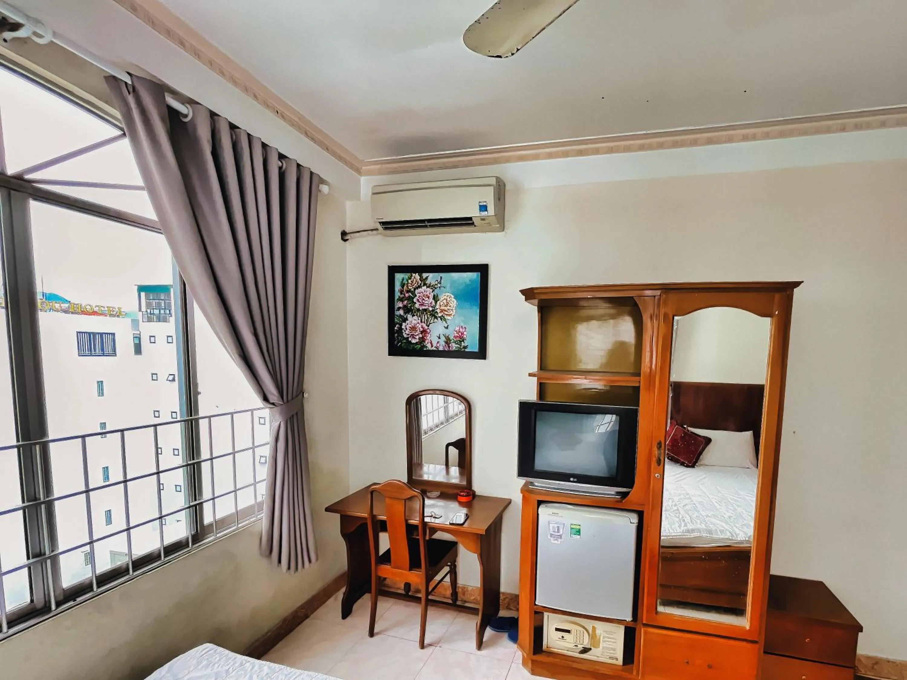 TV and multimedia, Bed in Quang Vinh 2 Hotel