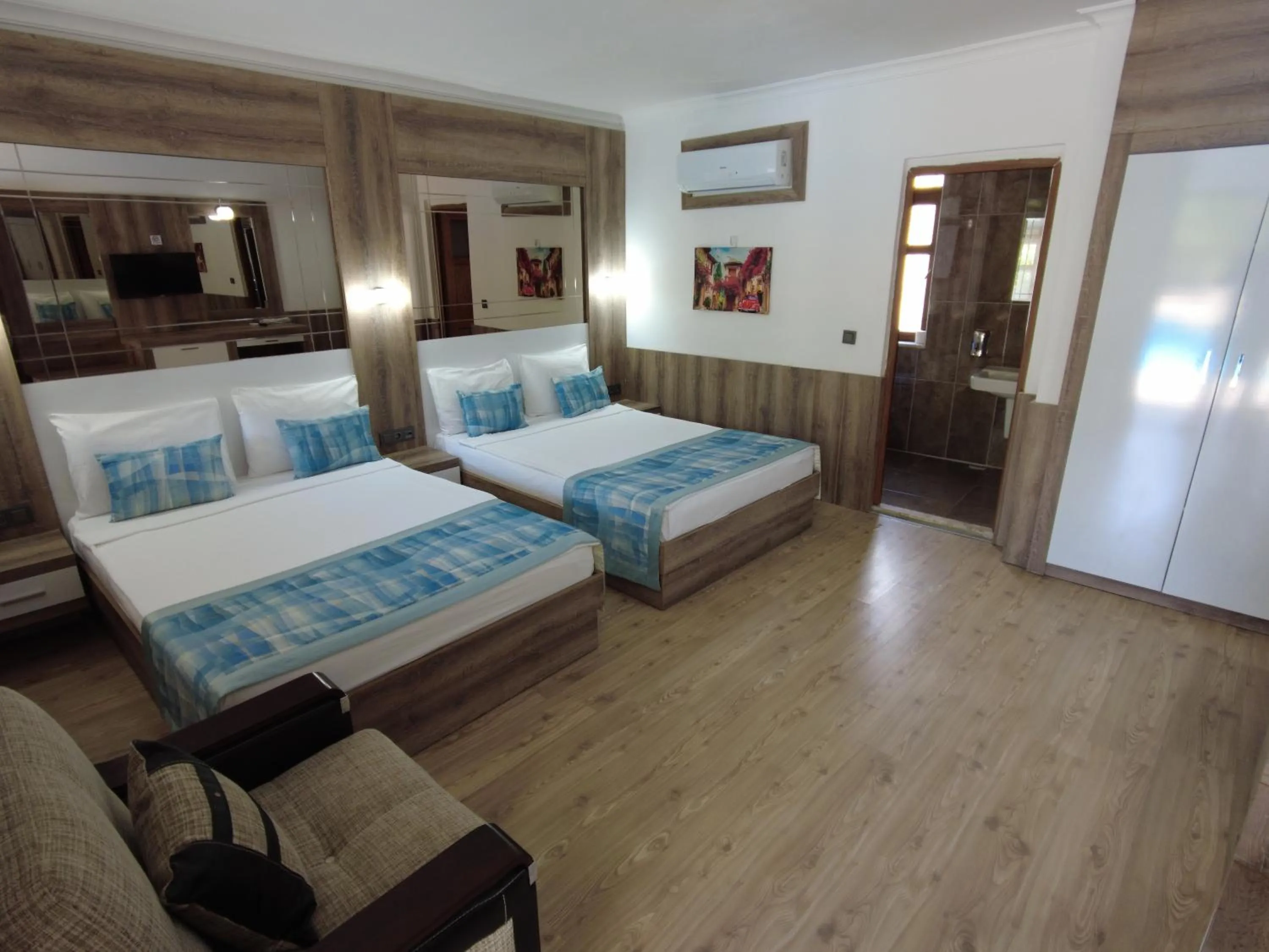 Bedroom, Bed in Oscar Boutique Hotel