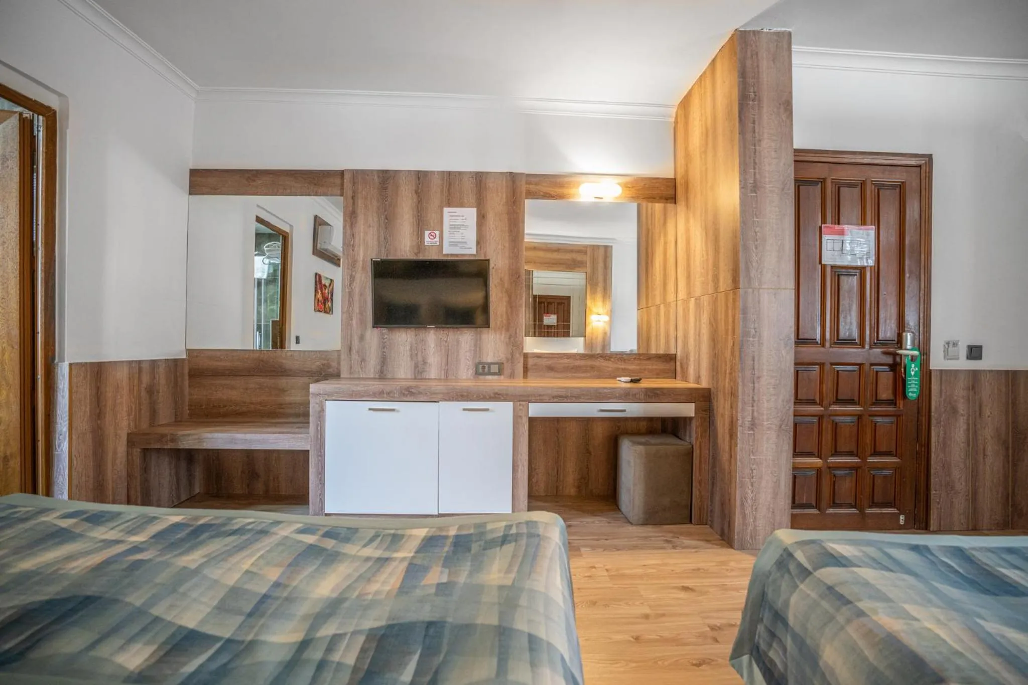 Bedroom, Bed in oscar garden