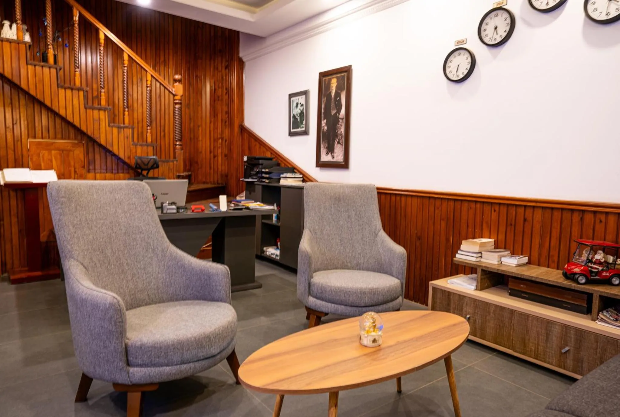 Living room in Oscar Boutique Hotel