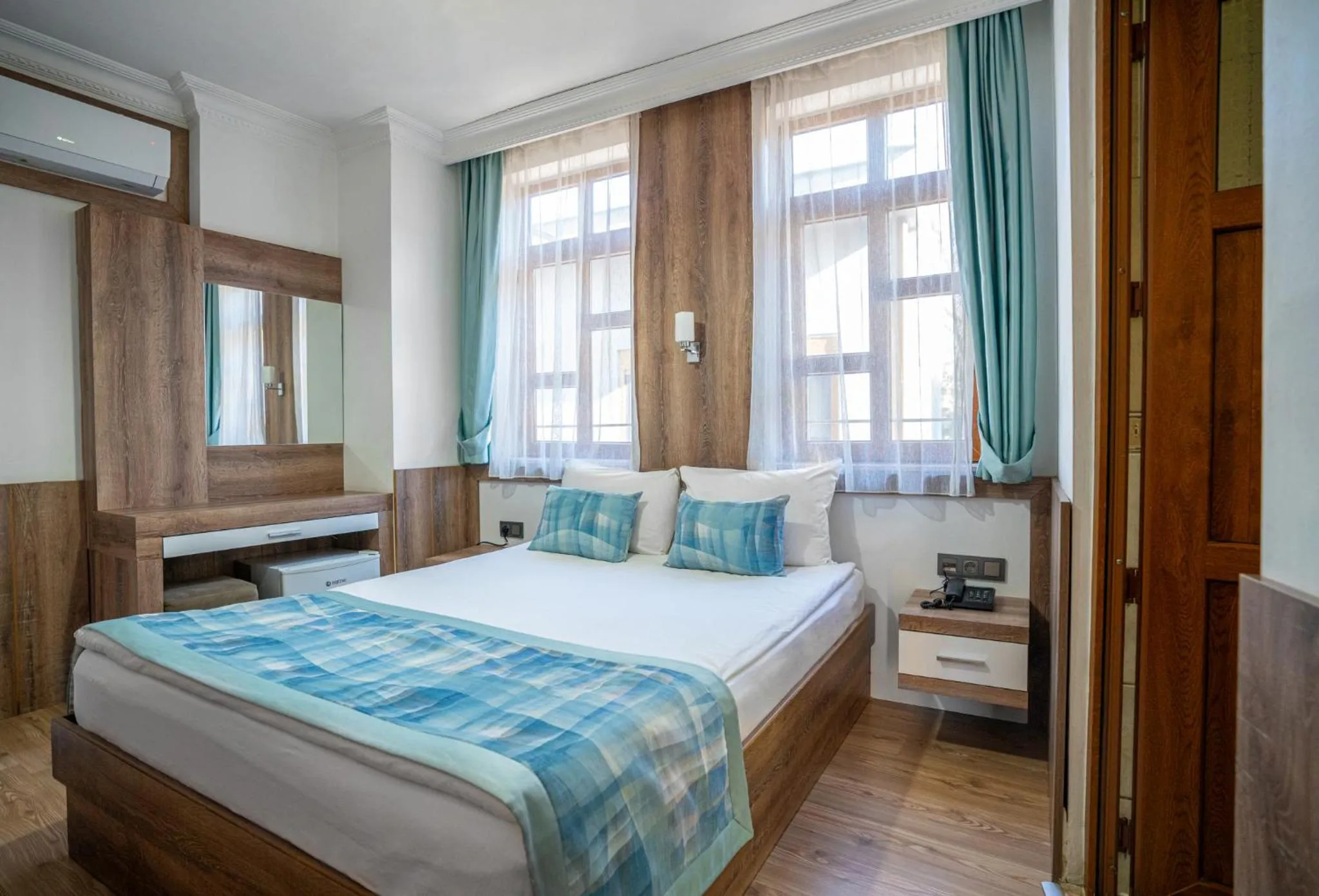 Bedroom, Bed in oscar garden