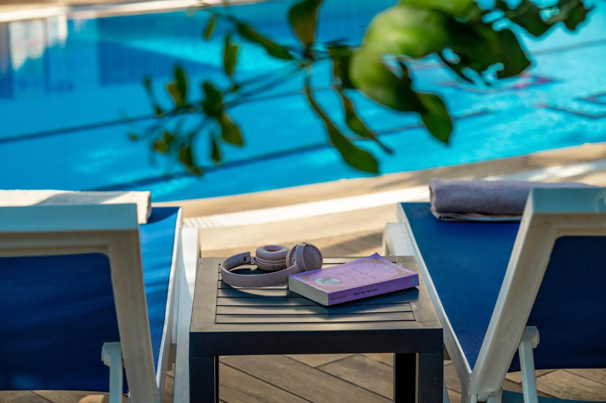 Swimming pool in Oscar Boutique Hotel