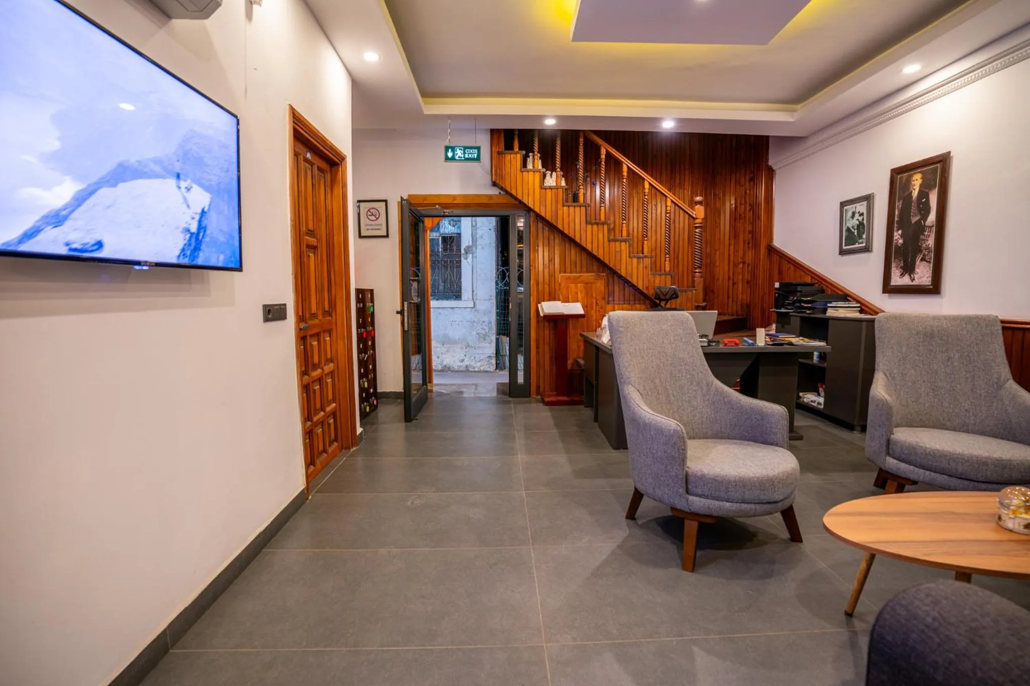 Living room in Oscar Boutique Hotel