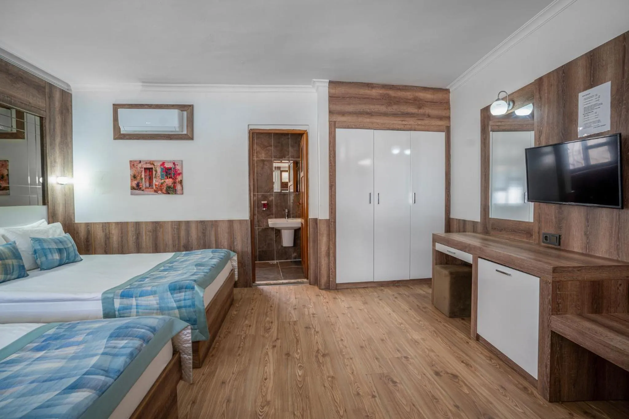 Bedroom, Bed in Oscar Boutique Hotel