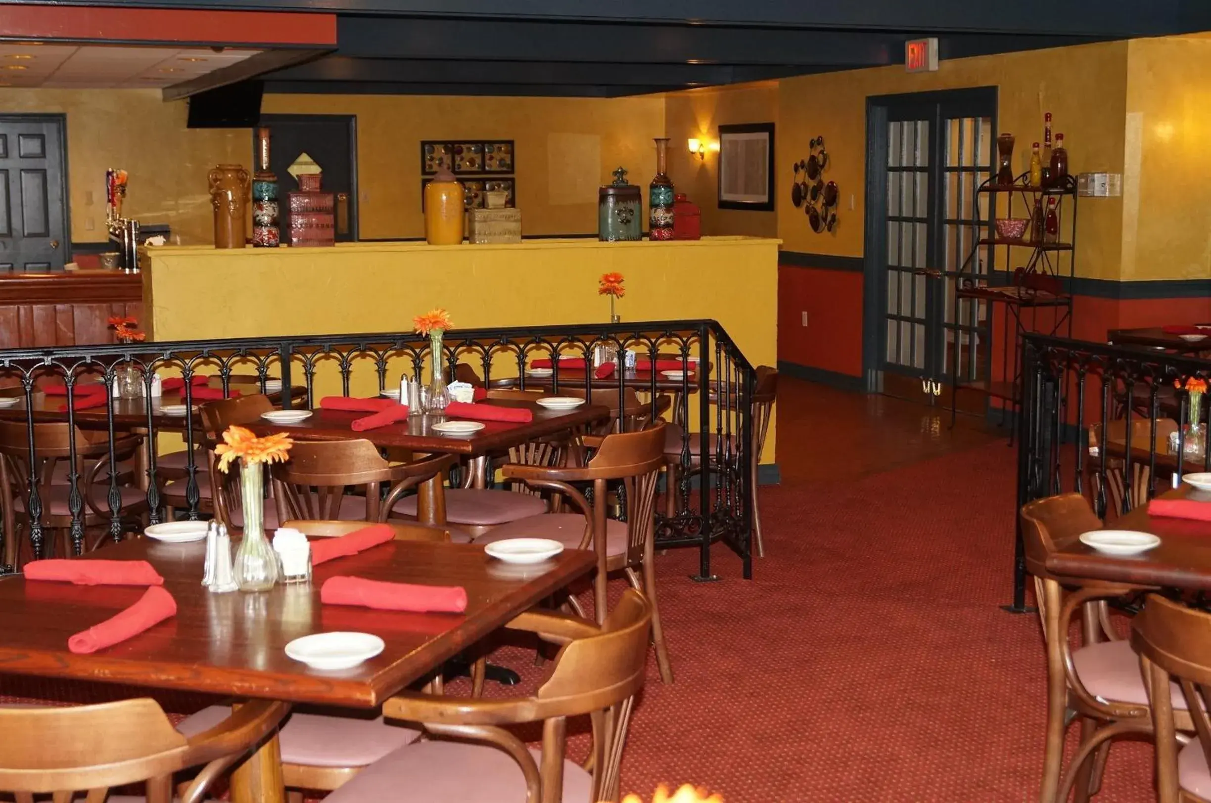 Restaurant/places to eat in Ramada by Wyndham Ligonier Restaurant/places to eat in Ramada by Wyndham Ligonier