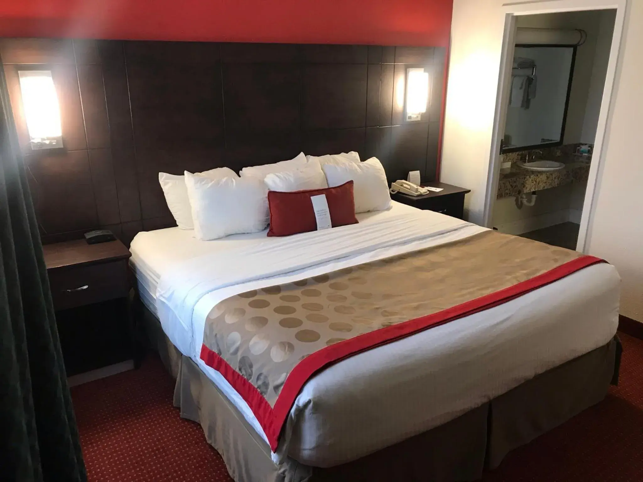 Bedroom, Bed in Ramada by Wyndham Ligonier Bedroom, Bed in Ramada by Wyndham Ligonier