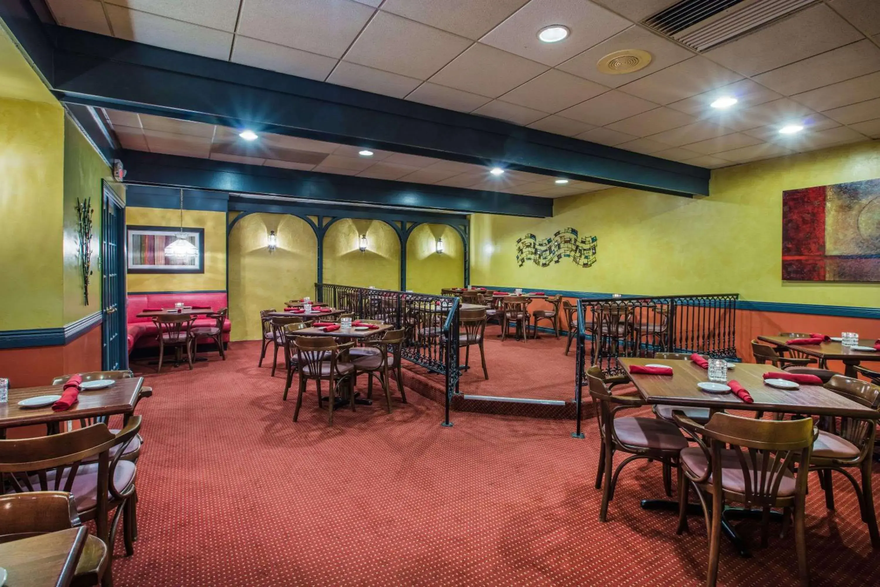 Restaurant/places to eat in Ramada by Wyndham Ligonier Restaurant/places to eat in Ramada by Wyndham Ligonier