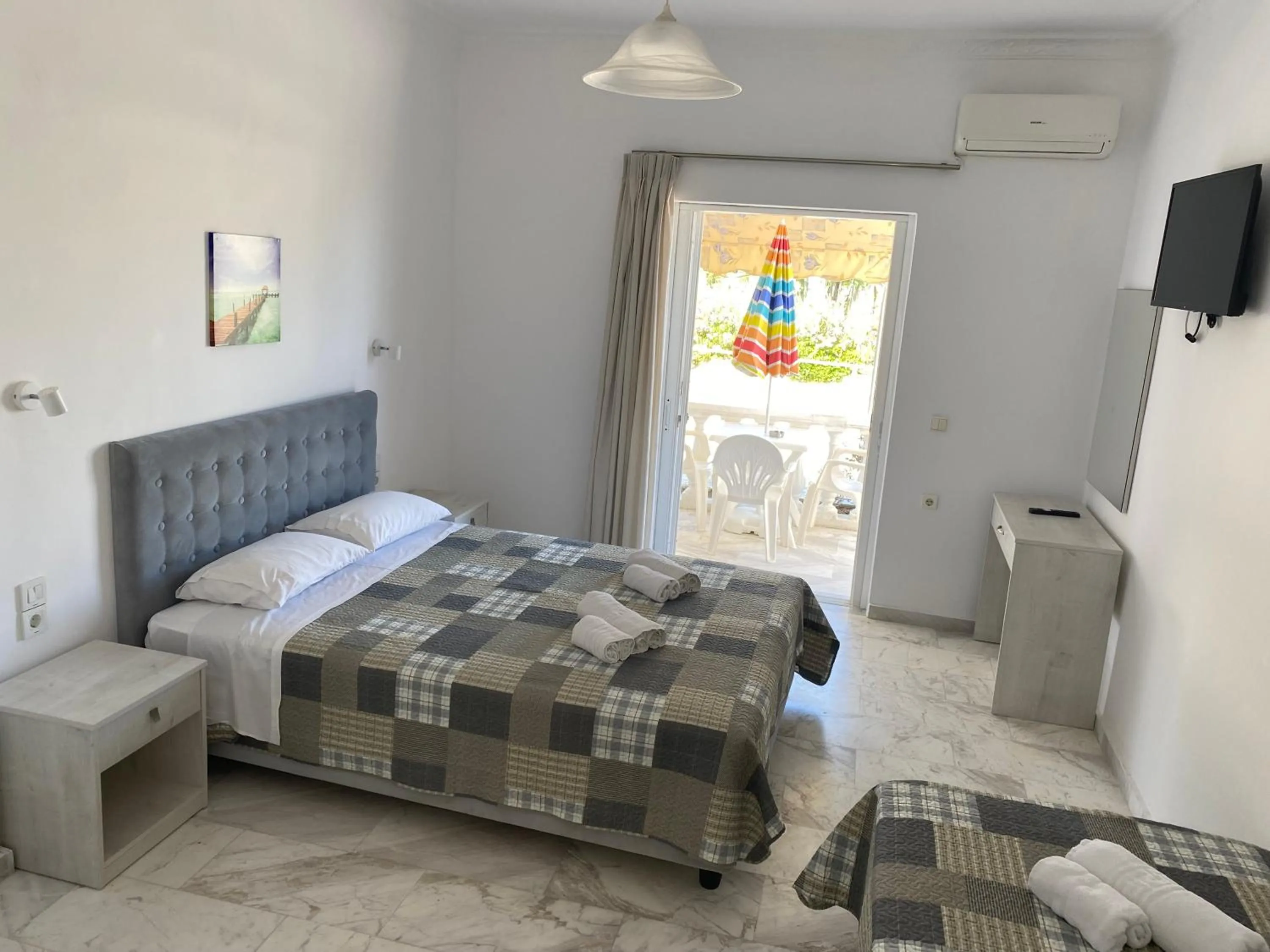 Property building, Bed in Villa Doris