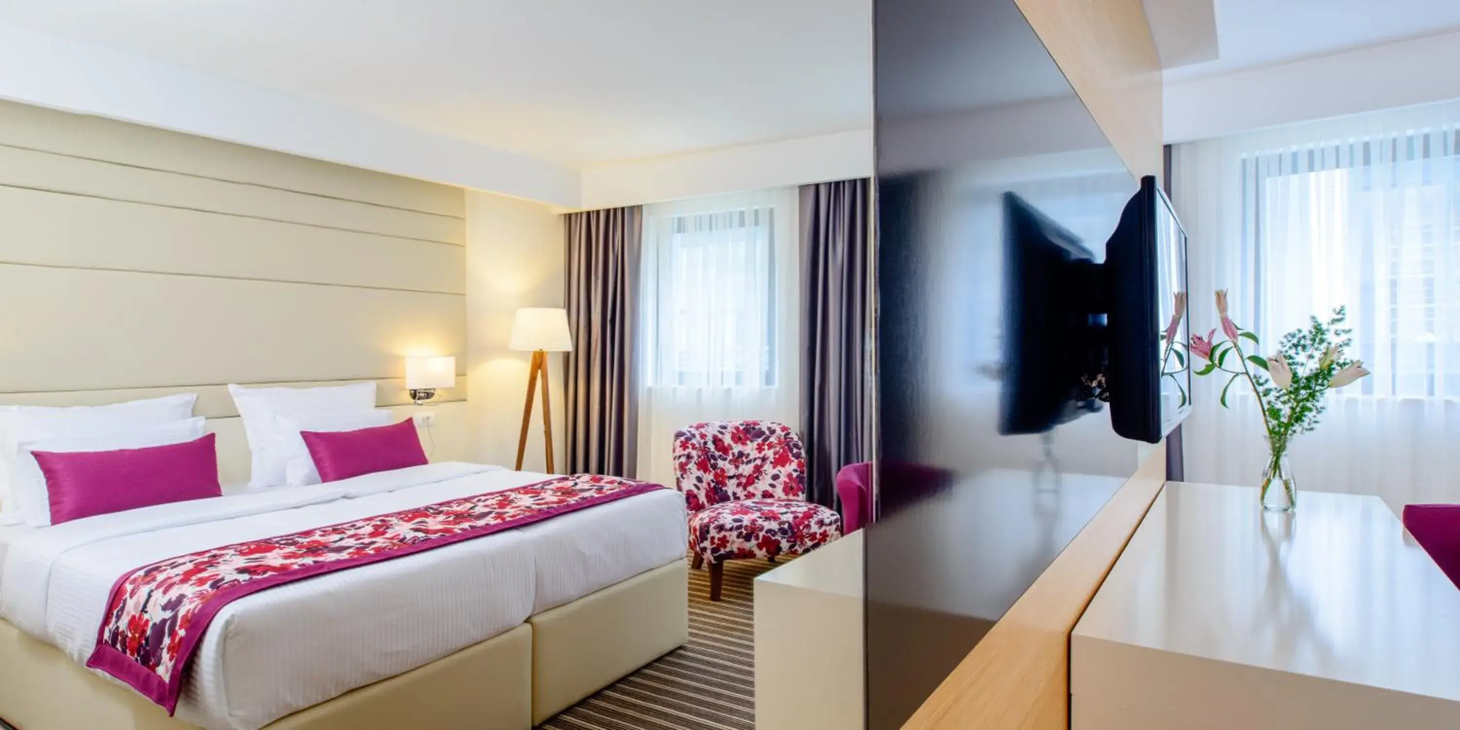 Bed in Hotel Festival Bed in Hotel Festival