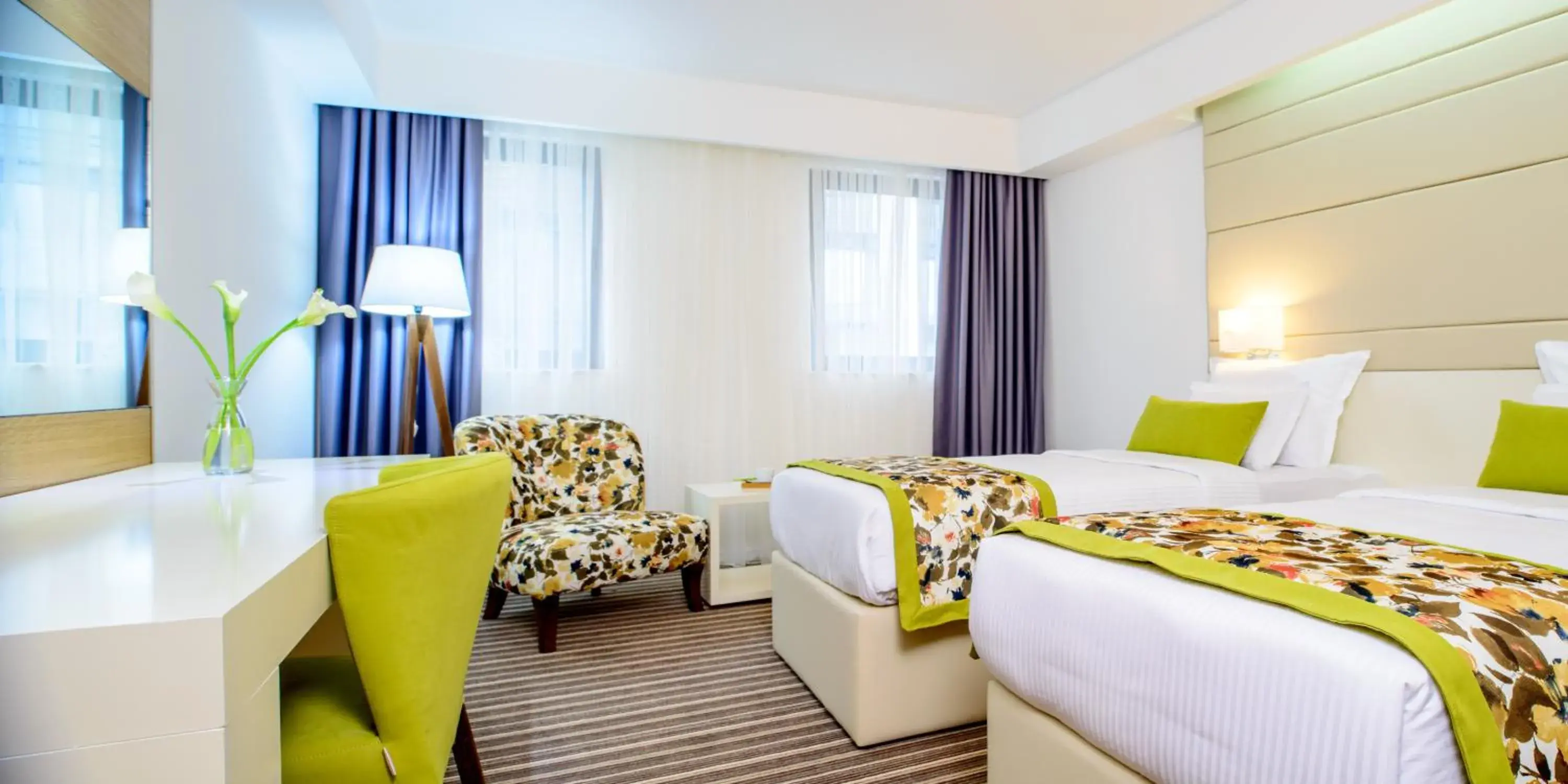 Bed in Hotel Festival Bed in Hotel Festival