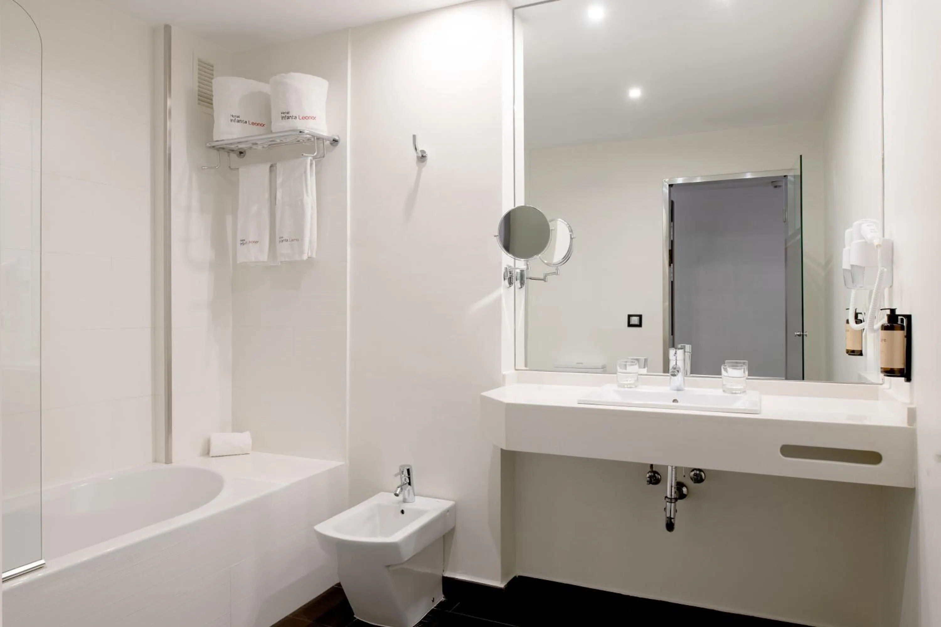 Bathroom in Hotel Infanta Leonor