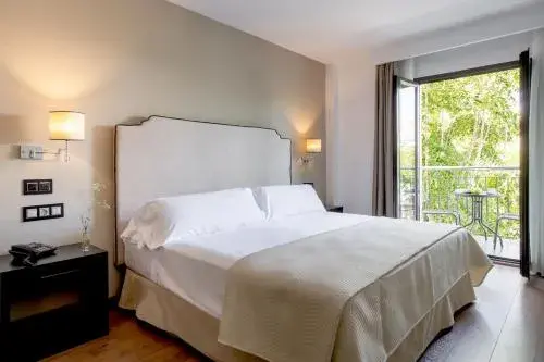 Double or Twin Room with Terrace in Hotel Infanta Leonor Double or Twin Room with Terrace in Hotel Infanta Leonor